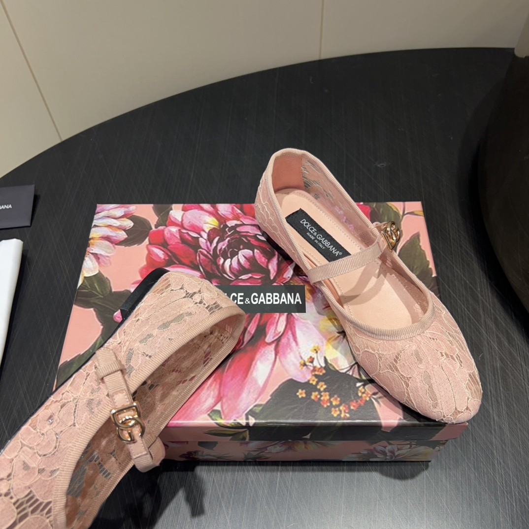 DOLCE & GABBANA 678 Twist Version Shoe Series: Retro-Engineered, Comfortable, Fashionable - 图片 8