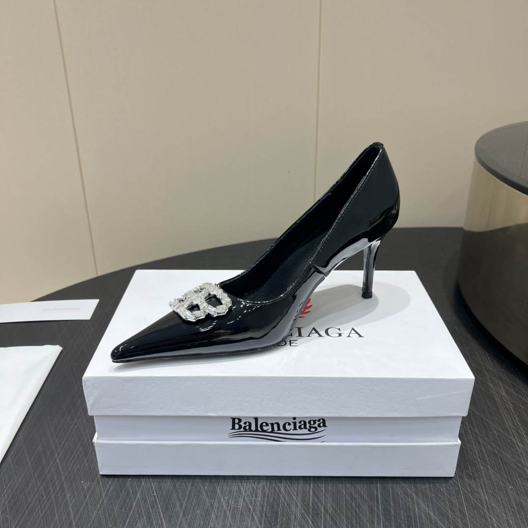 “Customized Italian Sheepskin Heels with 8cm Height and Original Packaging | 2025 Collection” - 图片 4