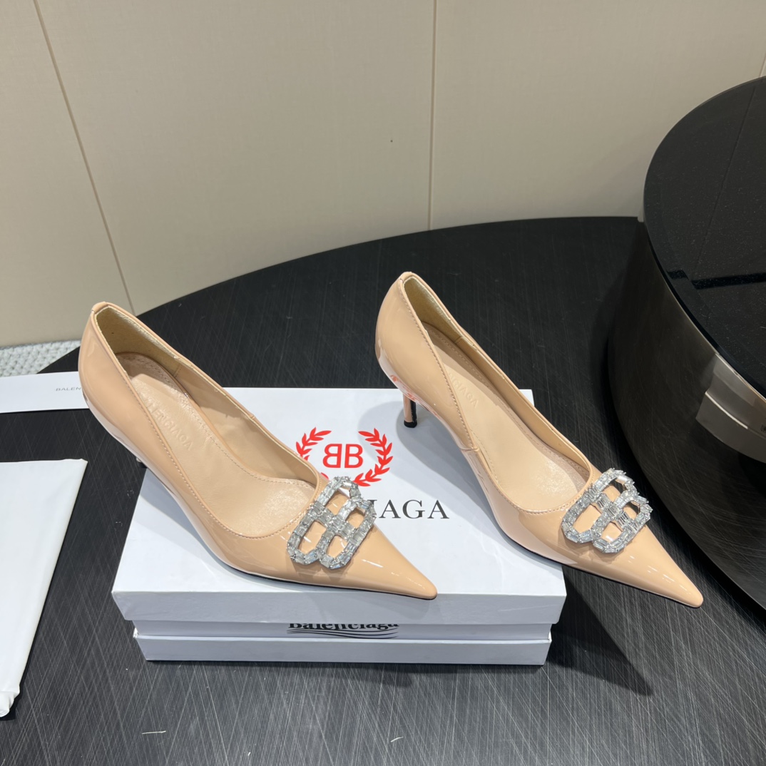 “744 Monopoly Top Version Custom Italian Leather Heels 2025 – Elegant, Comfortable, and Stylish Footwear Collection” - 图片 1