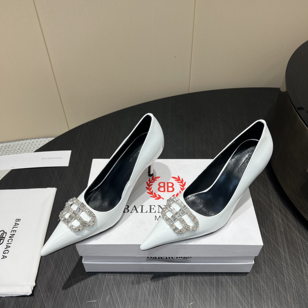 “Custom Italian Sheepskin Heels with B-Word Drill Detailing and 8cm Height – 2025 Collection” - 图片 2