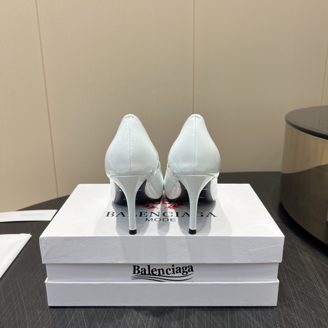 “Custom Italian Sheepskin Heels with B-Word Drill Detailing and 8cm Height – 2025 Collection” - 图片 8