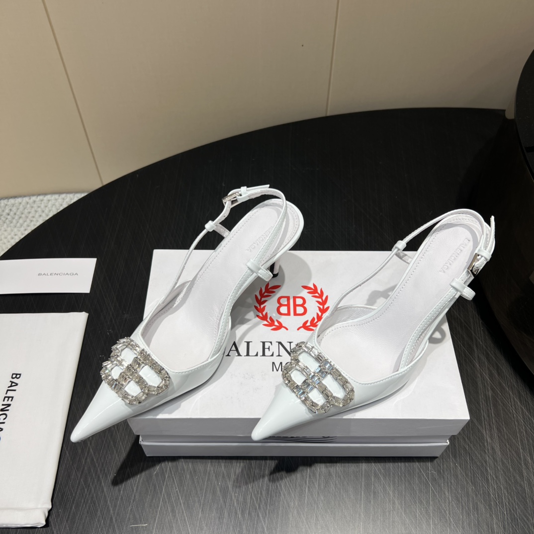 “720 Monopoly Top Version Women’s Shoes: Features, Materials, and Customization Options for 2025” - 图片 2