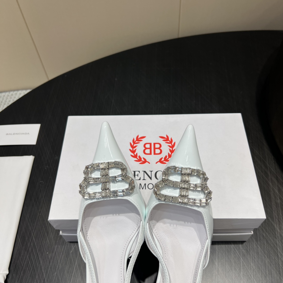 “720 Monopoly Top Version Women’s Shoes: Features, Materials, and Customization Options for 2025” - 图片 5