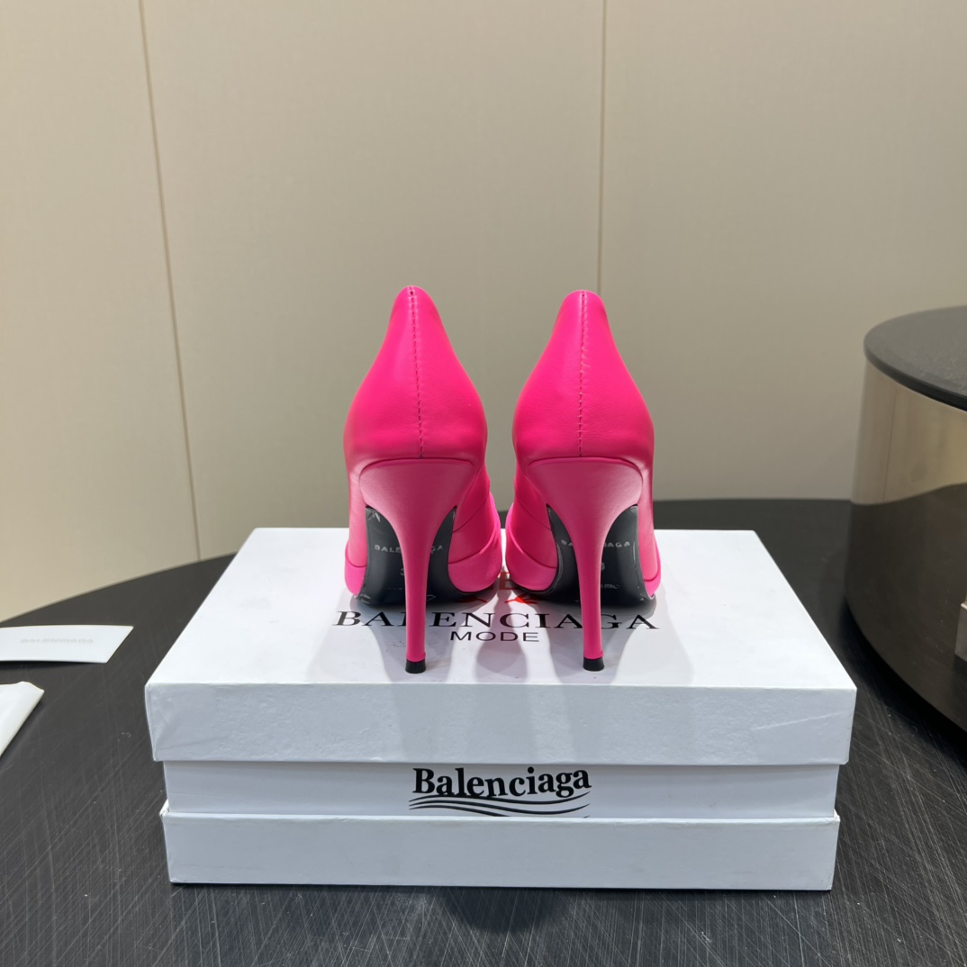 “720 Monopoly Top Version High Heels: Custom Italian Design with Sheepskin and Shellfish Buttons” - 图片 7