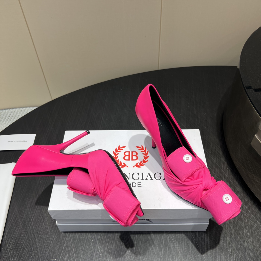 “720 Monopoly Top Version High Heels: Custom Italian Design with Sheepskin and Shellfish Buttons” - 图片 6