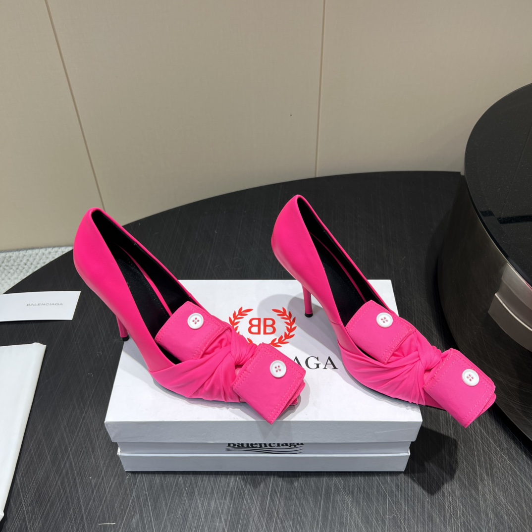 “720 Monopoly Top Version High Heels: Custom Italian Design with Sheepskin and Shellfish Buttons” - 图片 1