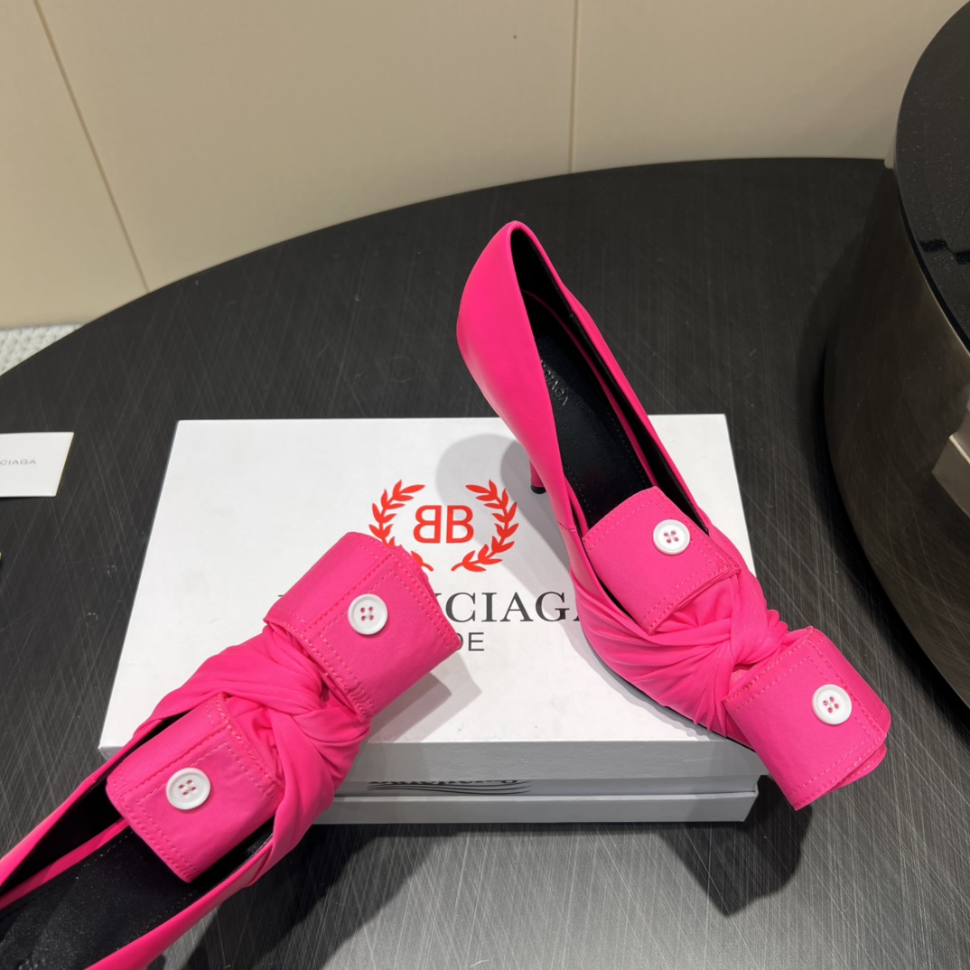 “720 Monopoly Top Version High Heels: Custom Italian Design with Sheepskin and Shellfish Buttons” - 图片 3