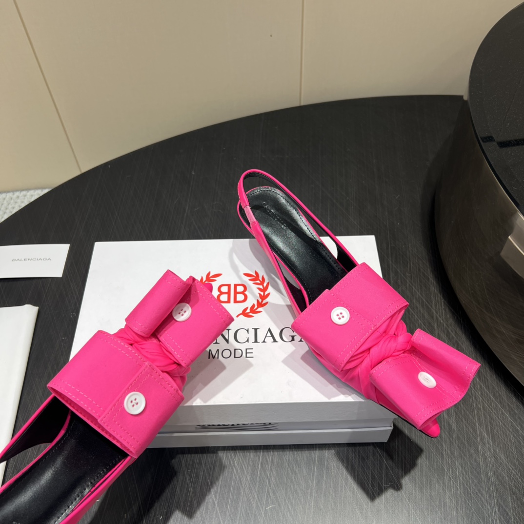 “720 Monopoly Top Version High Heels: Italian Leather, Sheepskin, Button Details, 5cm Heel Height (2025 Collection)” - 图片 4