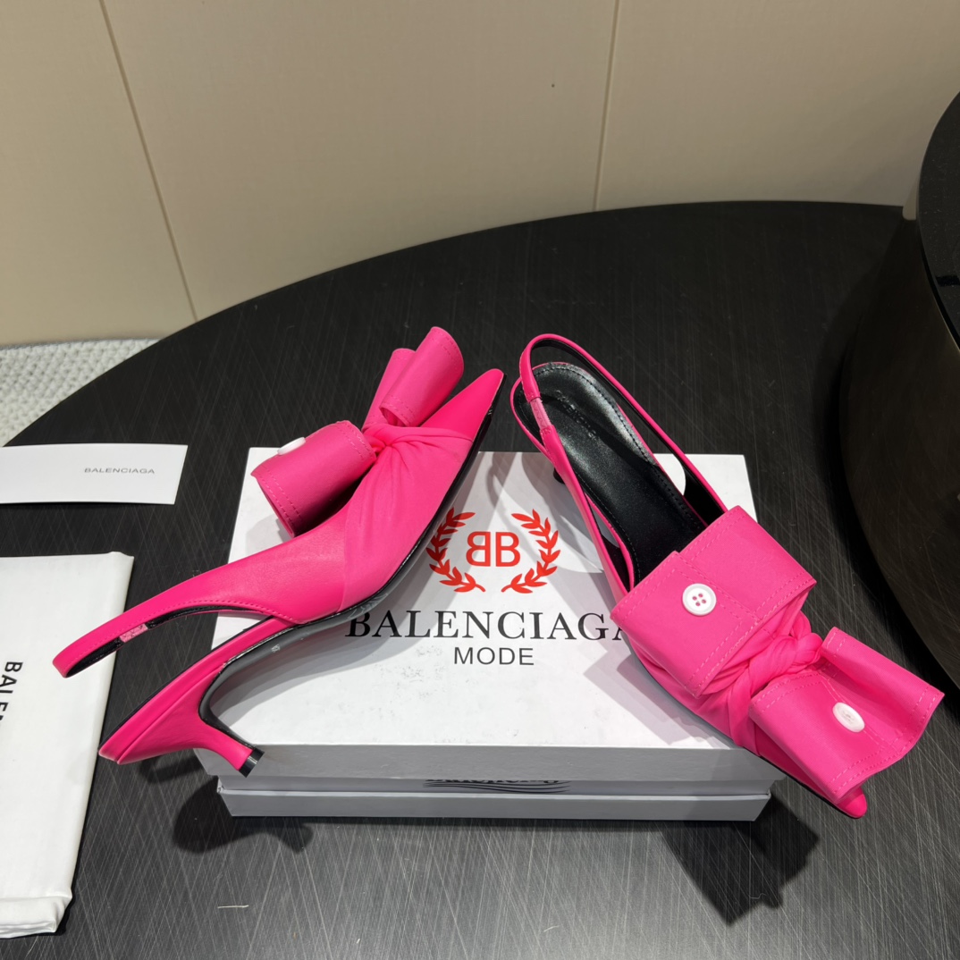 “720 Monopoly Top Version High Heels: Italian Leather, Sheepskin, Button Details, 5cm Heel Height (2025 Collection)” - 图片 9