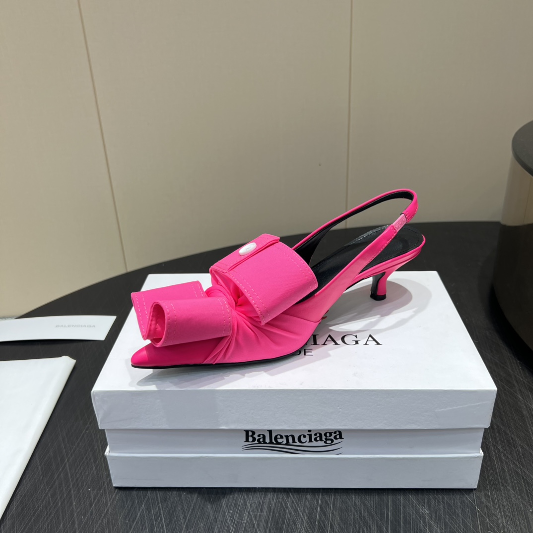 “720 Monopoly Top Version High Heels: Italian Leather, Sheepskin, Button Details, 5cm Heel Height (2025 Collection)” - 图片 5