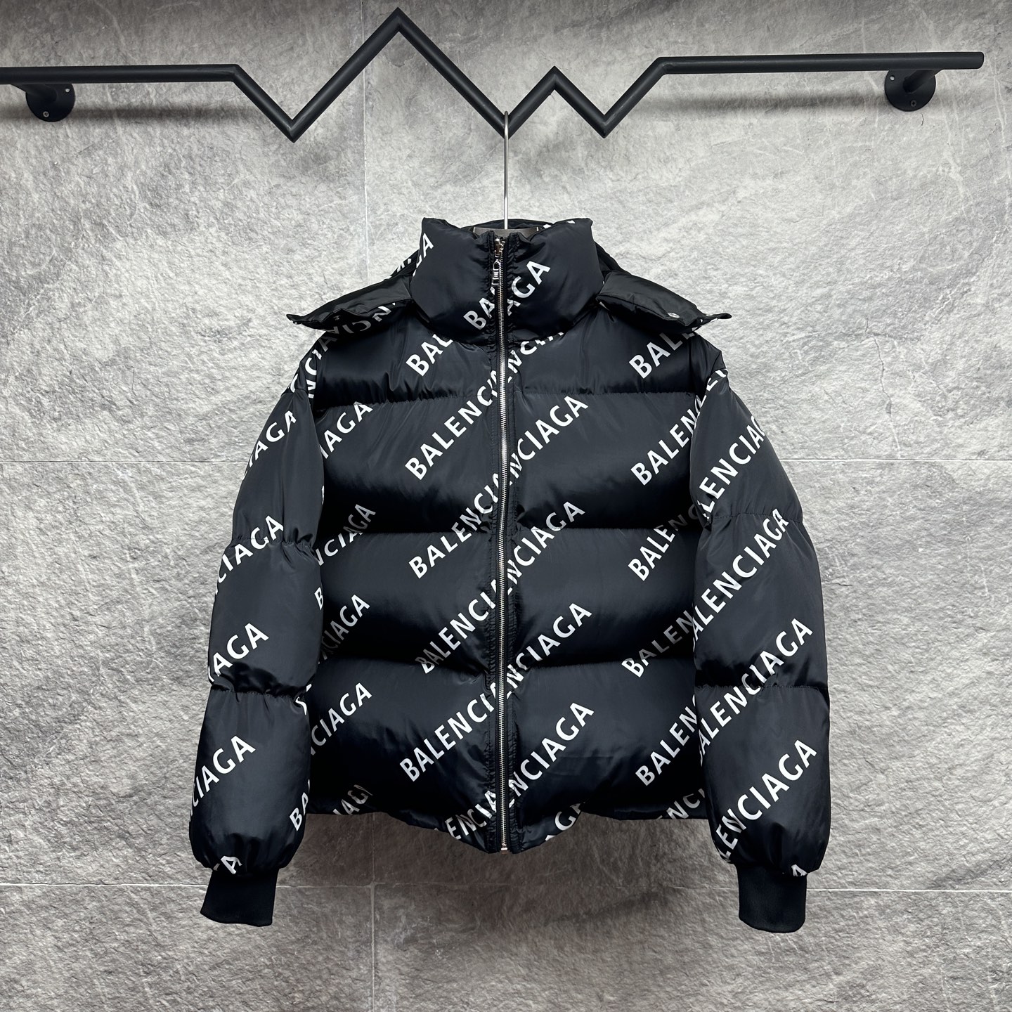 P275 Chaqueta acolchada reversible de pareja con letras estampadas de Balenciaga 2025. 🍃Calidad superior de alta versi…