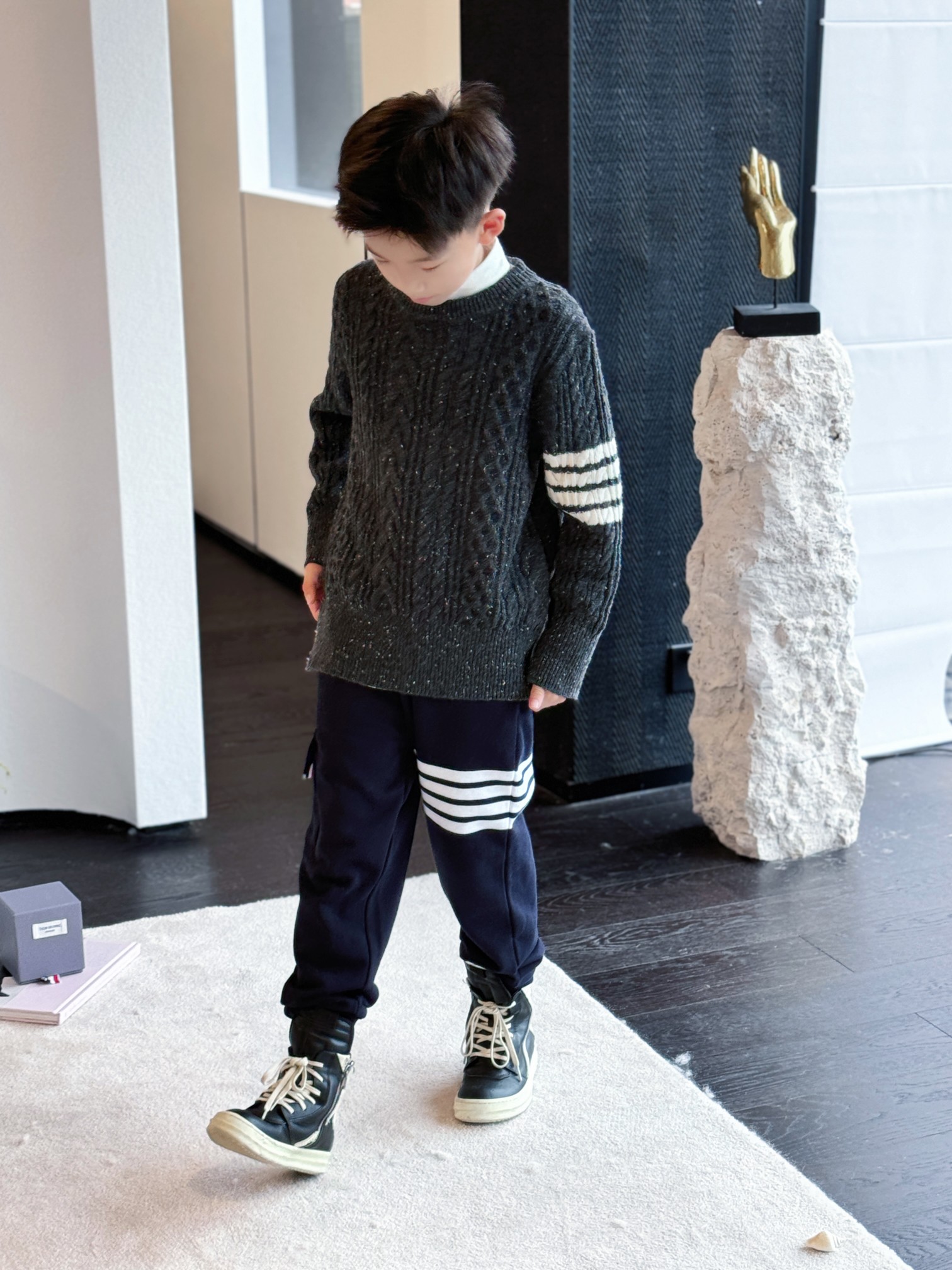 2024 TB Family Sweater Collection: Stylish, Warm, and Cozy - 图片 3