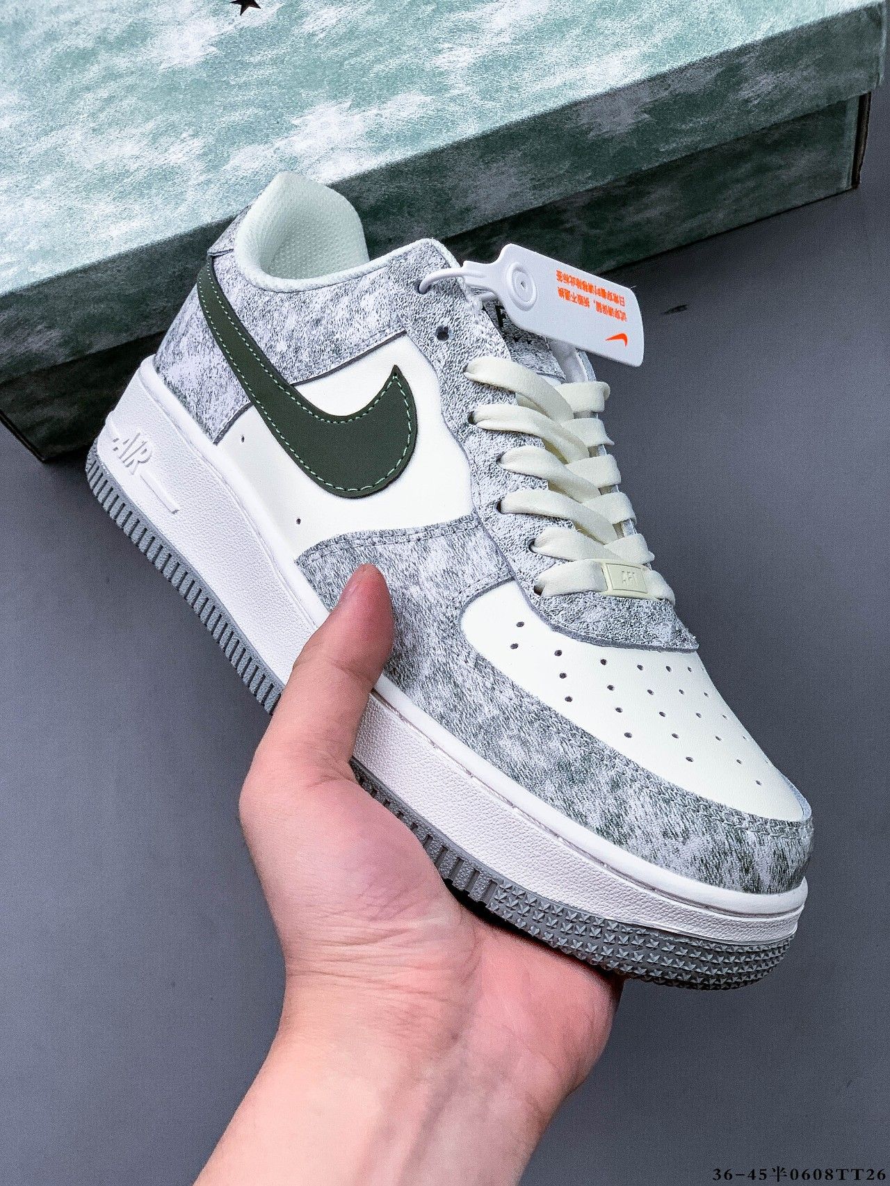 ¿Dónde debo comprar réplica?
 Air Jordan Force 1 Almacenar
 Zapatos Air Jordan Parte superior baja