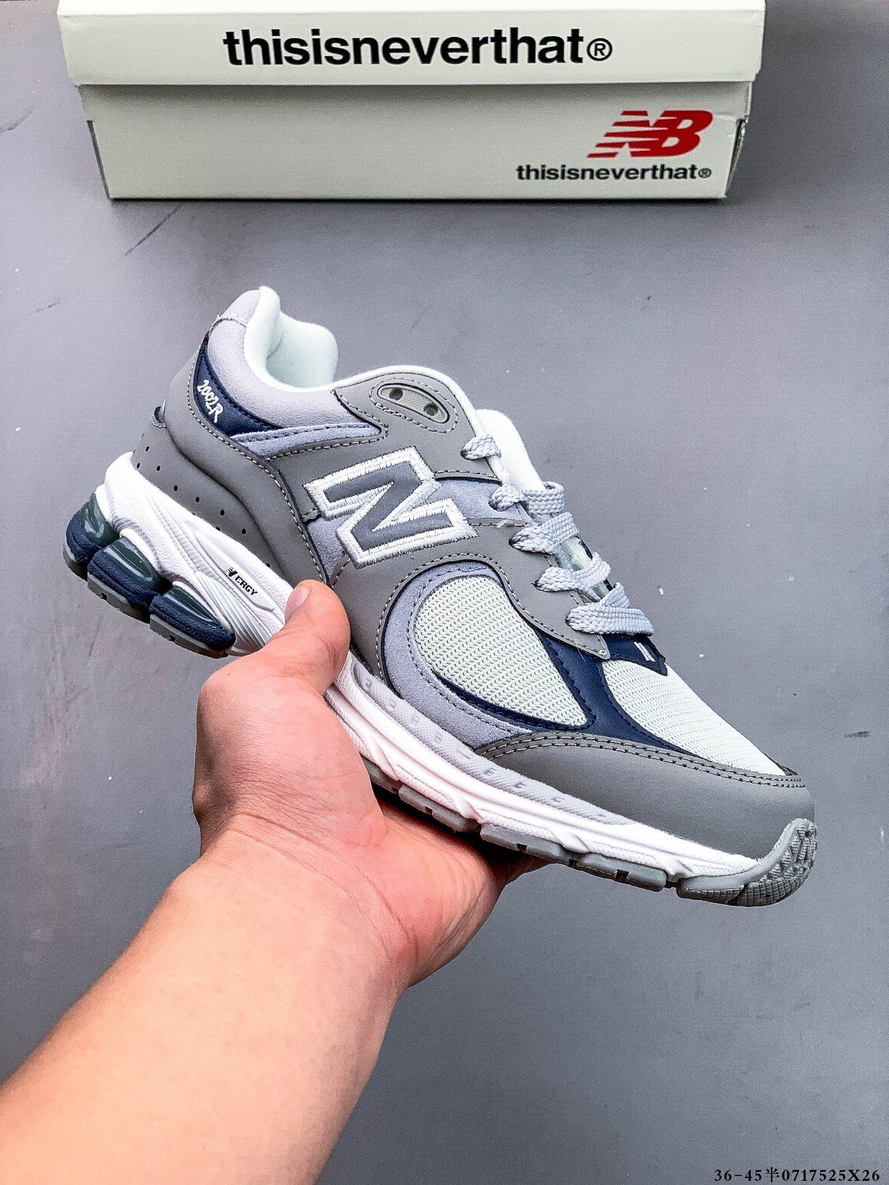 新百伦 NEW BALANCE NB2002 复古运动鞋 WL2002RA全球首发专治各种不帅 鞋身轻便 舒适性相当不错 #原厂代工 正单规格生产 头层小牛皮 橡胶大底 出口外贸订单 鞋子细节几乎和正品一模一样 上身随意搭配 百看不厌 0717525X26