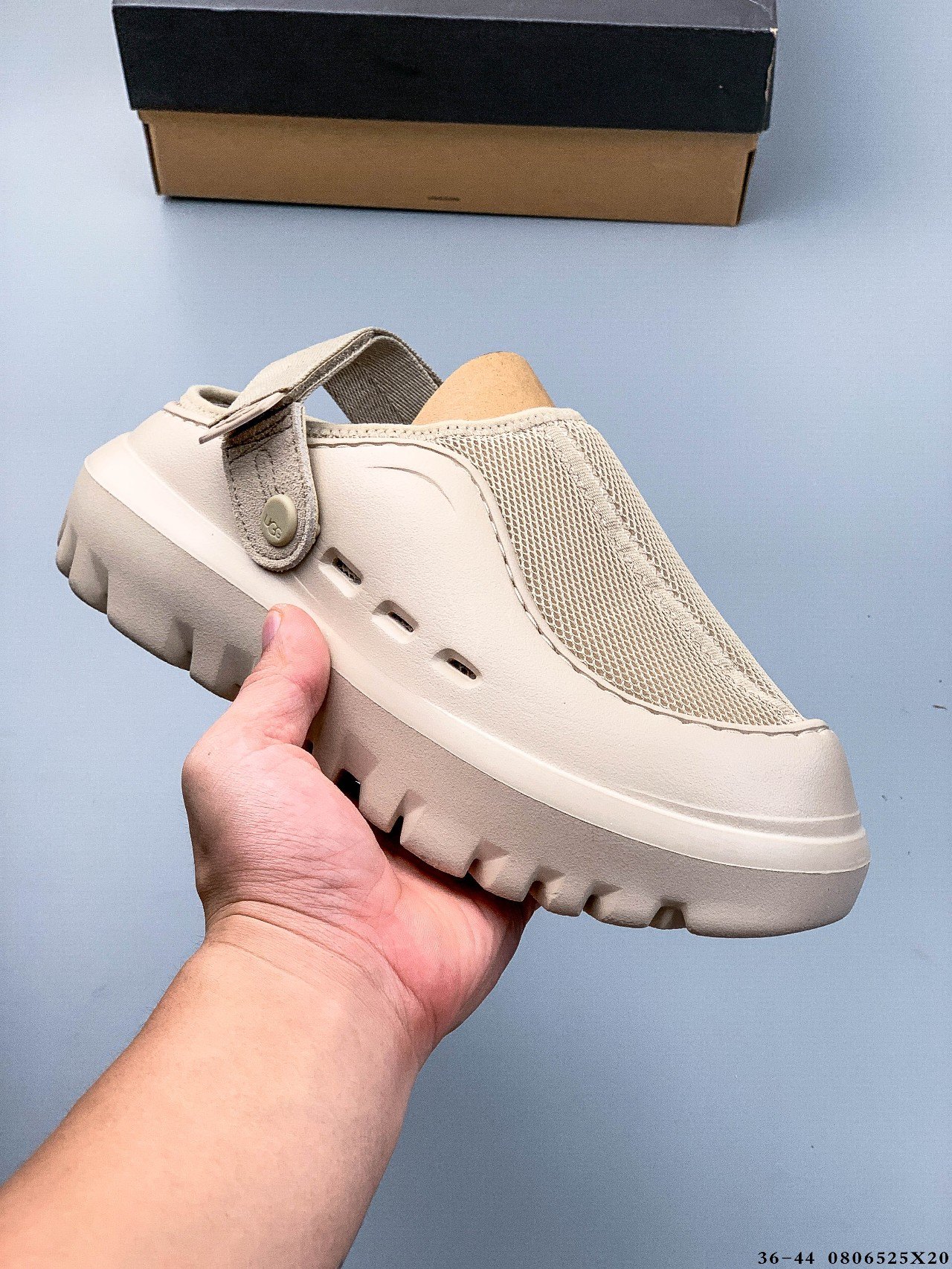Colección de imágenes: sandalias UGG, artículos de moda y versátiles, sandalias, zapatos de playa, pantuflas …