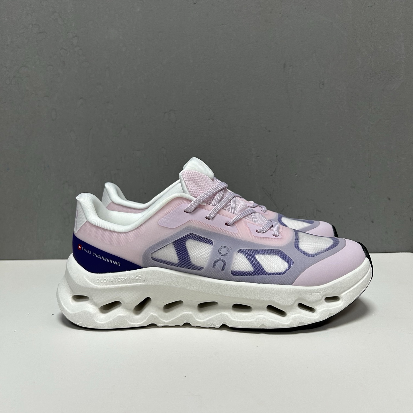 NO:897783,High version actual price On Cloudtilt Remix comfortable and versatile casual running shoes size 36 37 38 39 40 41 42 43,19860909高版本实价 On Cloudtilt Remix 舒适百搭 休闲 跑步鞋 尺码 36 37 38 39 40 41 42 43,,Men's shoes