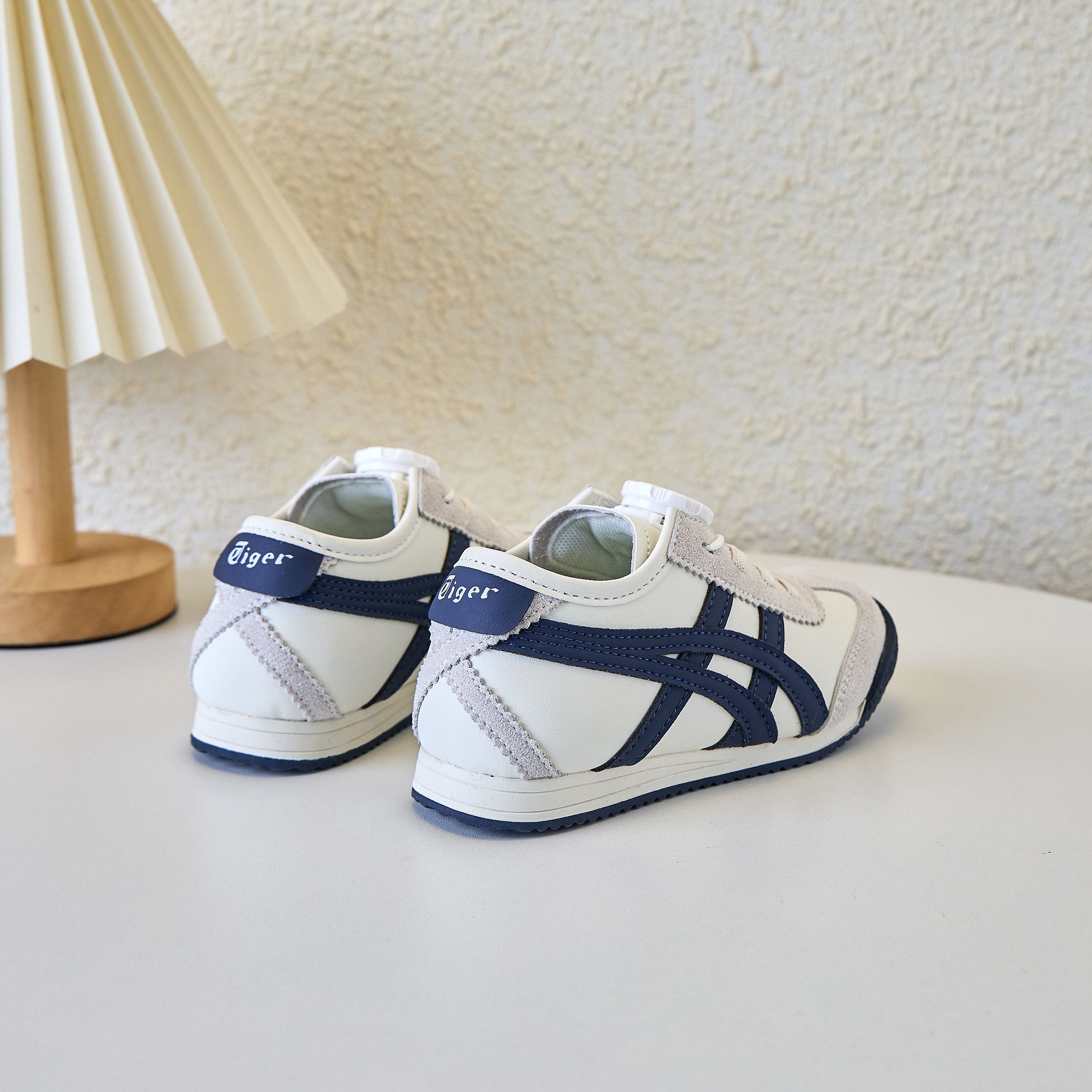 图片[6]-🍒鬼虎Tiger MEXICO 66旋转扣童鞋🍎💲 🚗 Tiger鬼虎MEXICO 66最火爆的网红款儿童休闲复古风休闲运动鞋🛵 💝鬼虎旋转扣阿甘鞋经典百搭男女童软底跑步鞋炸街Tiger一脚蹬童鞋💖 💘经典鬼冢虎板鞋李小龙一脚蹬轻便童鞋Tiger男女儿童旋转扣休闲鞋❤️ 颜色： 白兰红，黑黄，米藏青 号码：26-37码-选品中心