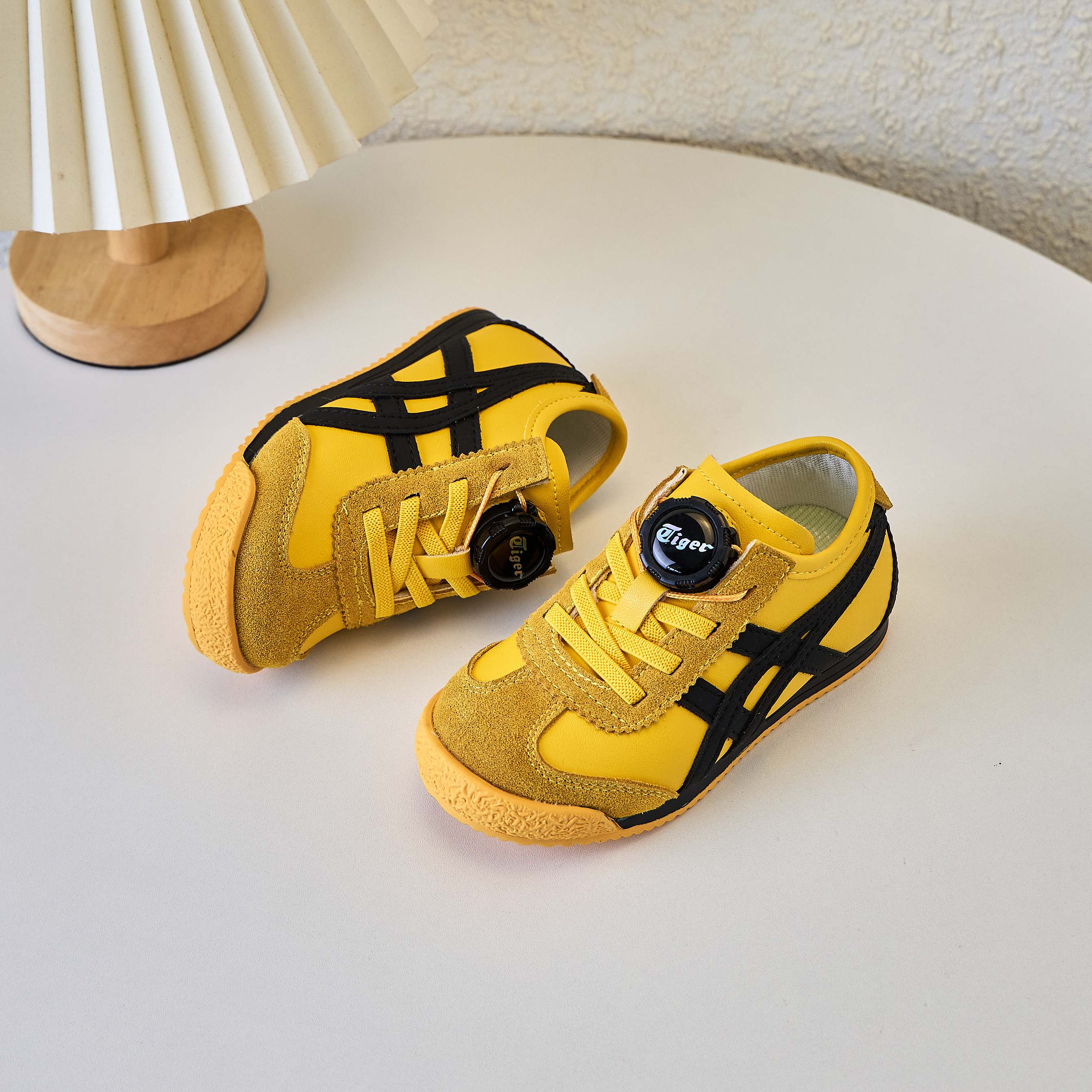 图片[4]-🍒鬼虎Tiger MEXICO 66旋转扣童鞋🍎💲 🚗 Tiger鬼虎MEXICO 66最火爆的网红款儿童休闲复古风休闲运动鞋🛵 💝鬼虎旋转扣阿甘鞋经典百搭男女童软底跑步鞋炸街Tiger一脚蹬童鞋💖 💘经典鬼冢虎板鞋李小龙一脚蹬轻便童鞋Tiger男女儿童旋转扣休闲鞋❤️ 颜色： 白兰红，黑黄，米藏青 号码：26-37码-选品中心