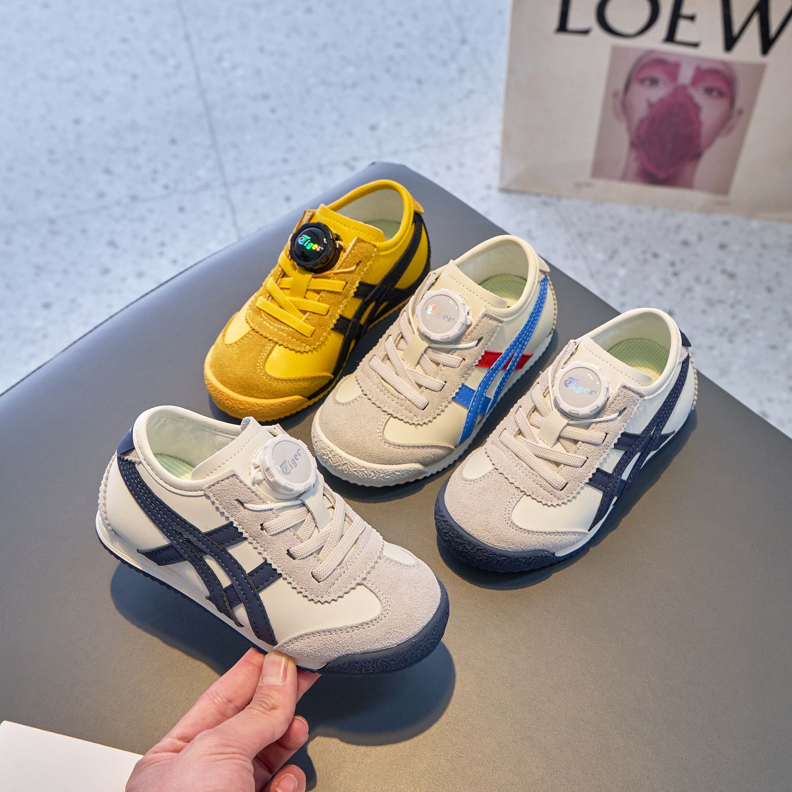 图片[8]-🍒鬼虎Tiger MEXICO 66旋转扣童鞋🍎💲 🚗 Tiger鬼虎MEXICO 66最火爆的网红款儿童休闲复古风休闲运动鞋🛵 💝鬼虎旋转扣阿甘鞋经典百搭男女童软底跑步鞋炸街Tiger一脚蹬童鞋💖 💘经典鬼冢虎板鞋李小龙一脚蹬轻便童鞋Tiger男女儿童旋转扣休闲鞋❤️ 颜色： 白兰红，黑黄，米藏青 号码：26-37码-选品中心