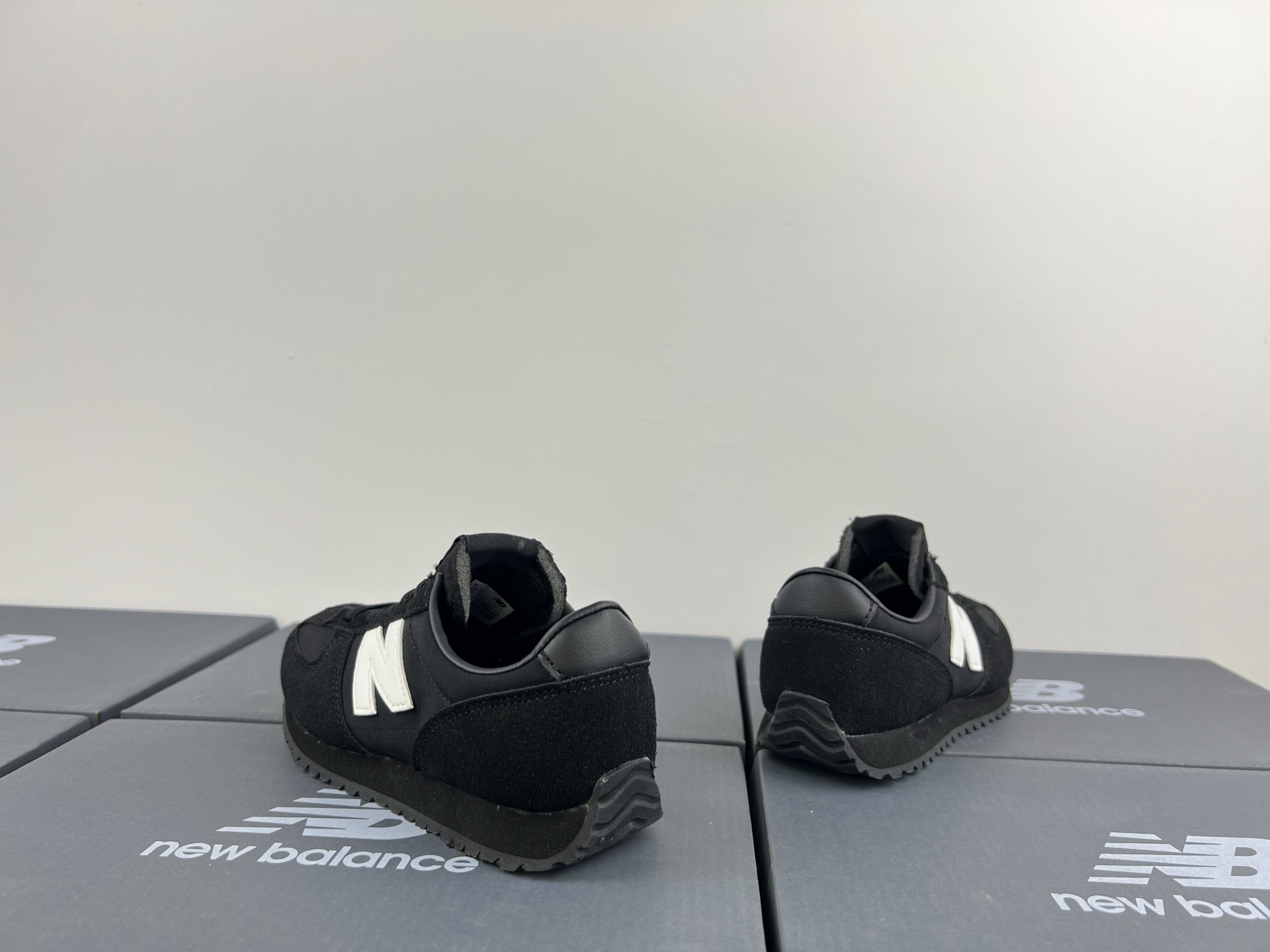 图片[5]-NB471 儿童松紧带运动休闲鞋💲 轻便透气耐磨户外徒步鞋，搭配松紧带闭合方式，提供出色的穿脱便捷性及轻薄的舒适性。 颜色： 白灰，米灰，米黑，米黄，黑月，黄粉，米粉，米蓝，黑白 尺码：25-37码-选品中心