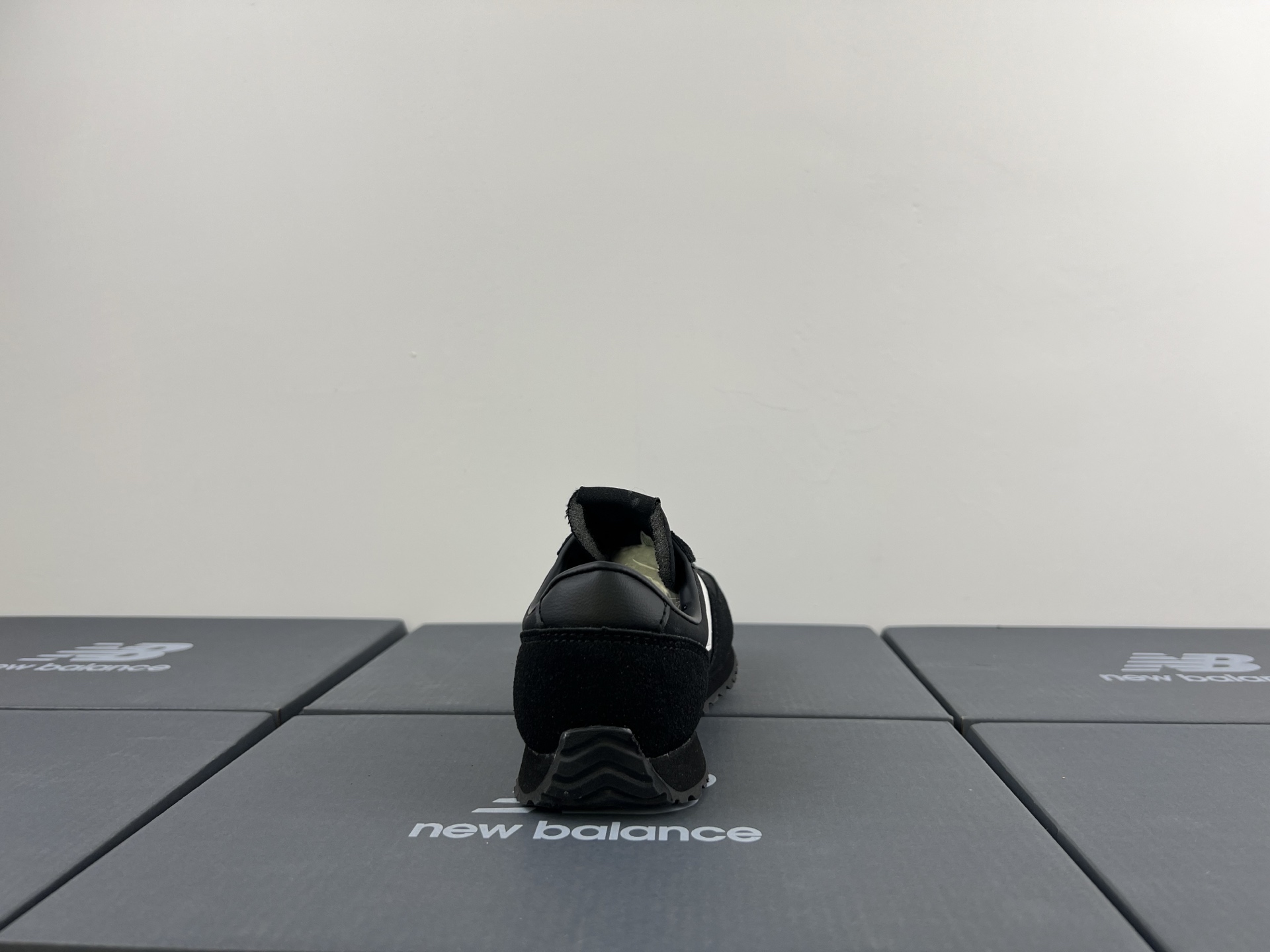 图片[9]-NB471 儿童松紧带运动休闲鞋💲 轻便透气耐磨户外徒步鞋，搭配松紧带闭合方式，提供出色的穿脱便捷性及轻薄的舒适性。 颜色： 白灰，米灰，米黑，米黄，黑月，黄粉，米粉，米蓝，黑白 尺码：25-37码-选品中心