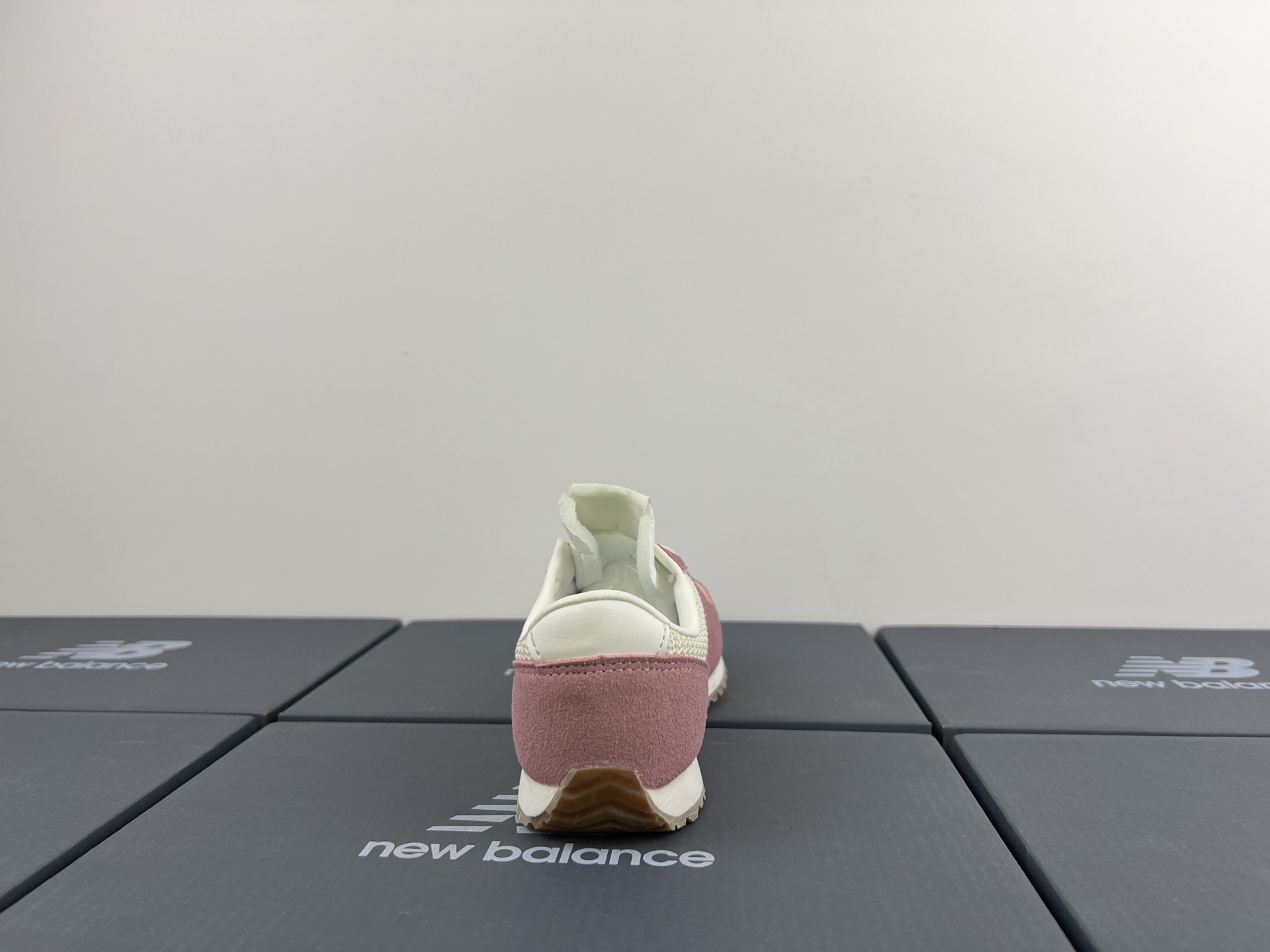 图片[9]-NB471 儿童松紧带运动休闲鞋💲 轻便透气耐磨户外徒步鞋，搭配松紧带闭合方式，提供出色的穿脱便捷性及轻薄的舒适性。 颜色： 白灰，米灰，米黑，米黄，黑月，黄粉，米粉，米蓝，黑白 尺码：25-37码-选品中心