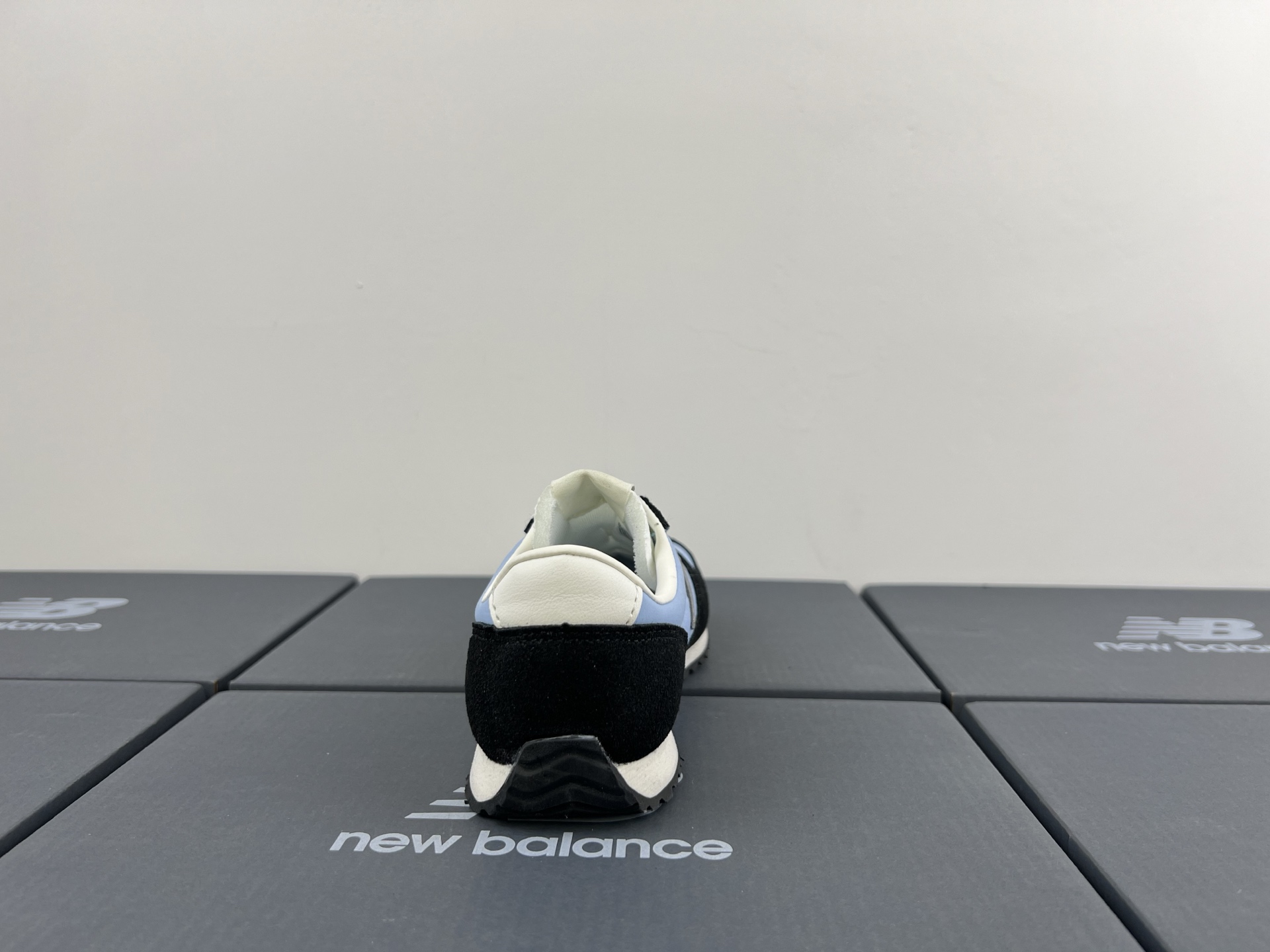 图片[9]-NB471 儿童松紧带运动休闲鞋💲 轻便透气耐磨户外徒步鞋，搭配松紧带闭合方式，提供出色的穿脱便捷性及轻薄的舒适性。 颜色： 白灰，米灰，米黑，米黄，黑月，黄粉，米粉，米蓝，黑白 尺码：25-37码-选品中心