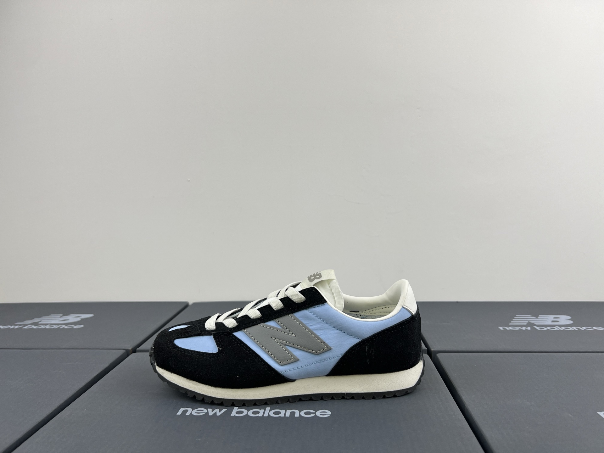 图片[6]-NB471 儿童松紧带运动休闲鞋💲 轻便透气耐磨户外徒步鞋，搭配松紧带闭合方式，提供出色的穿脱便捷性及轻薄的舒适性。 颜色： 白灰，米灰，米黑，米黄，黑月，黄粉，米粉，米蓝，黑白 尺码：25-37码-选品中心