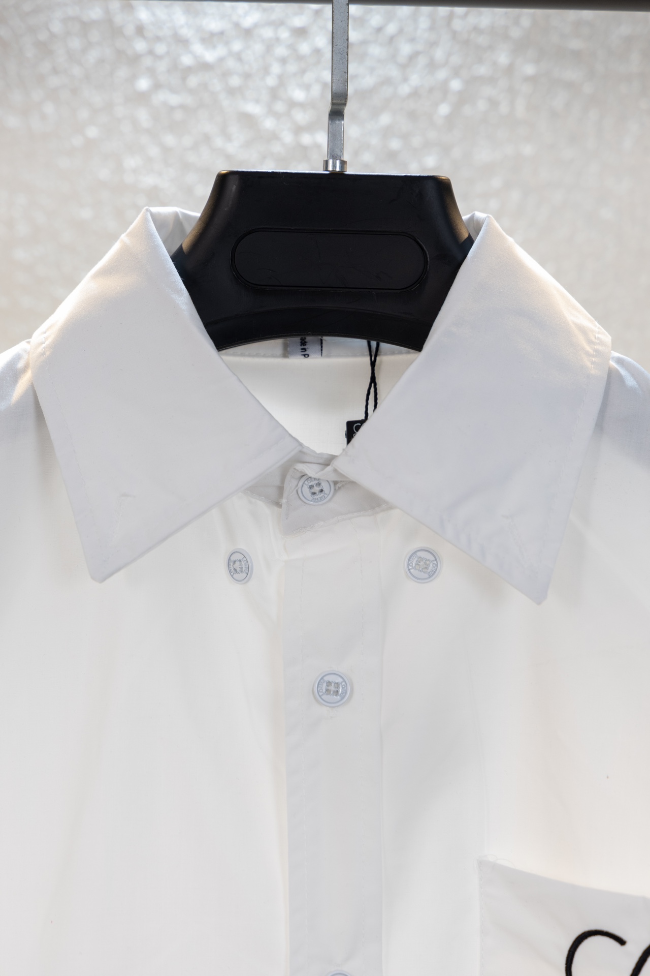 Luxurious Loewe Shirt in Custom Soft Fabric with High-Quality Embroidery - 图片 3