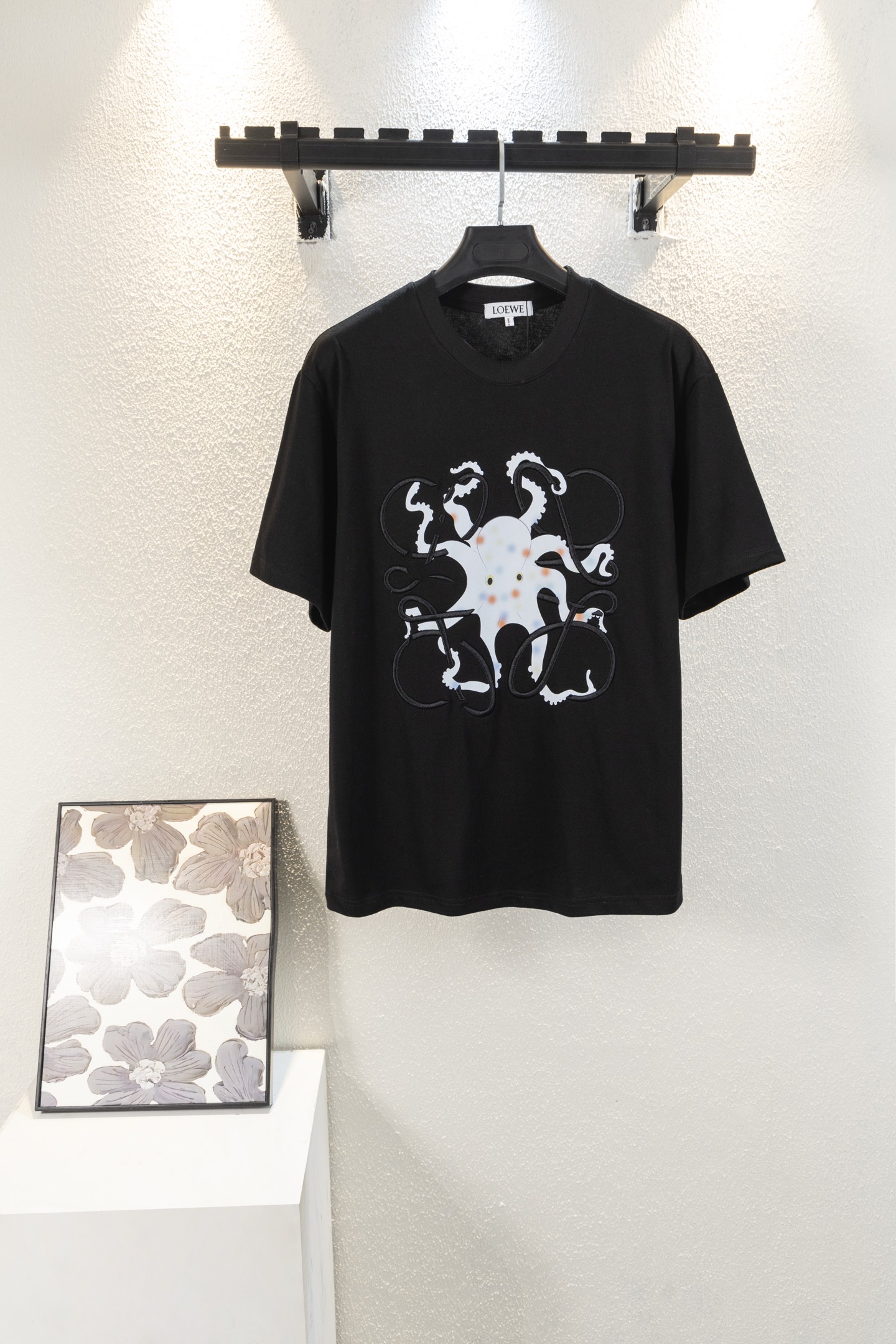 🅿️90 Versión superior Nº de modelo k465 Loewe 2025 nuevo modelo camiseta manga corta unisex con patrón de pulpo y bord…