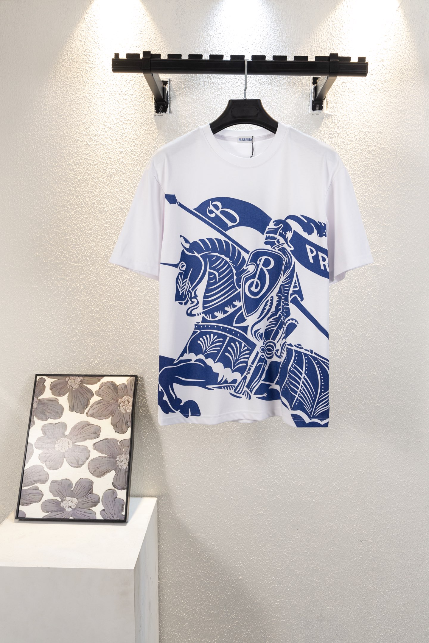N.º de estilo k8039 BURBERRY Camiseta de manga corta con cuello redondo de 280 g, impresión de etiquetas con patrón de …