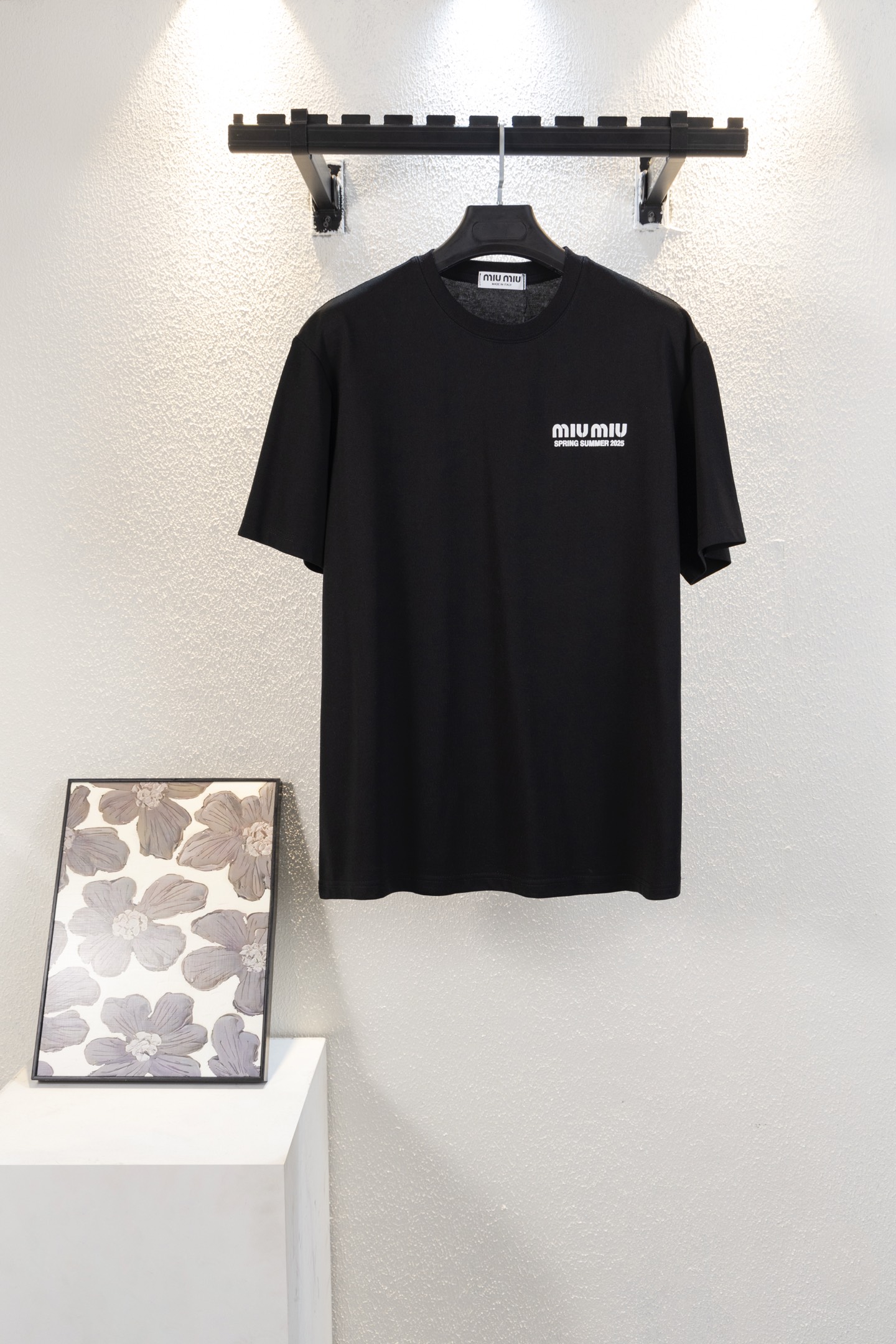 Modelo k8041 MIU MIU 2025 nueva camiseta de manga corta con logo de letras para hombre y mujer 🔥alta calidad🔥alta cal…