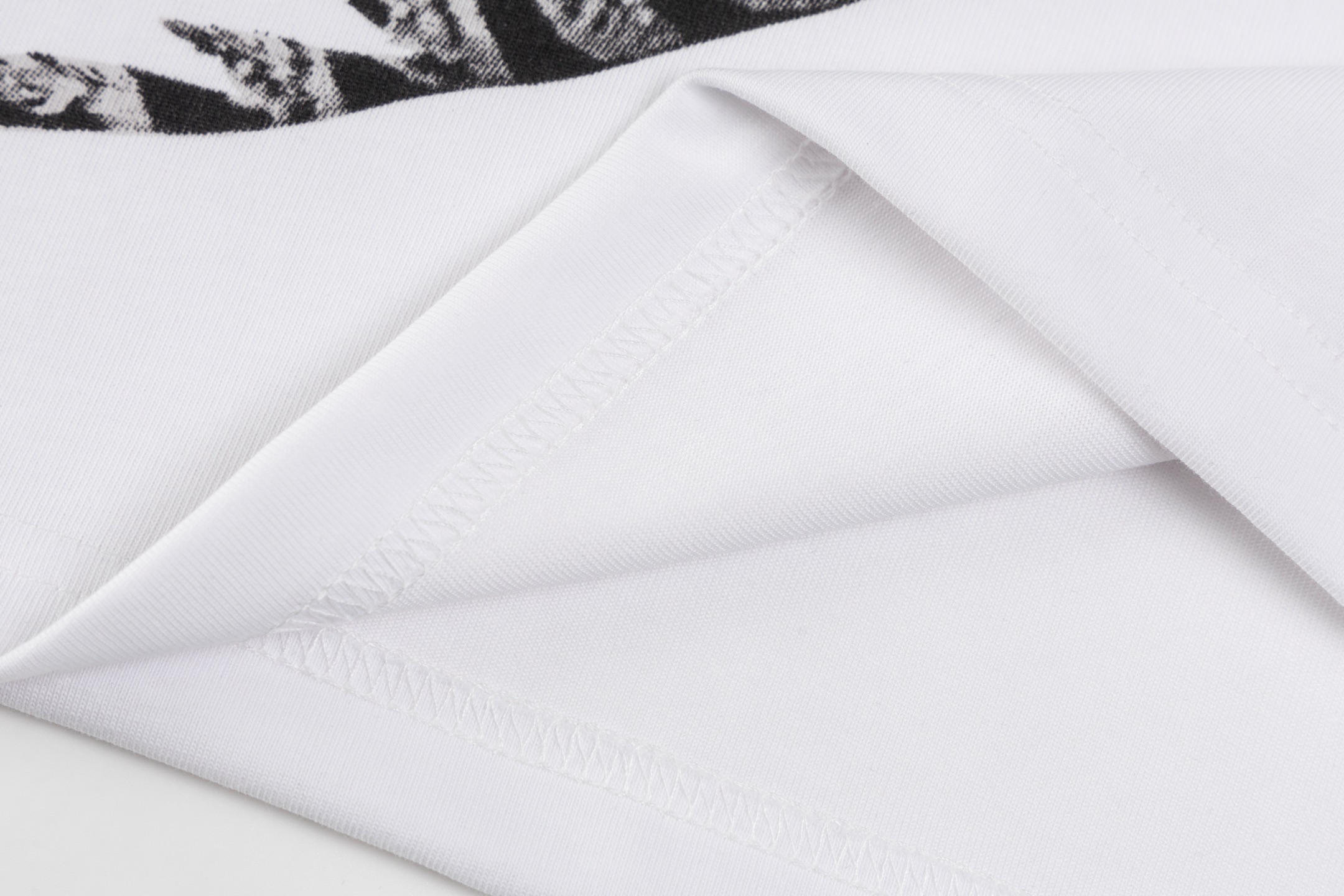 Top Edition Loewe Loywe Fly Star T-shirt with 3D Embroidery and Digital Prints - 图片 8