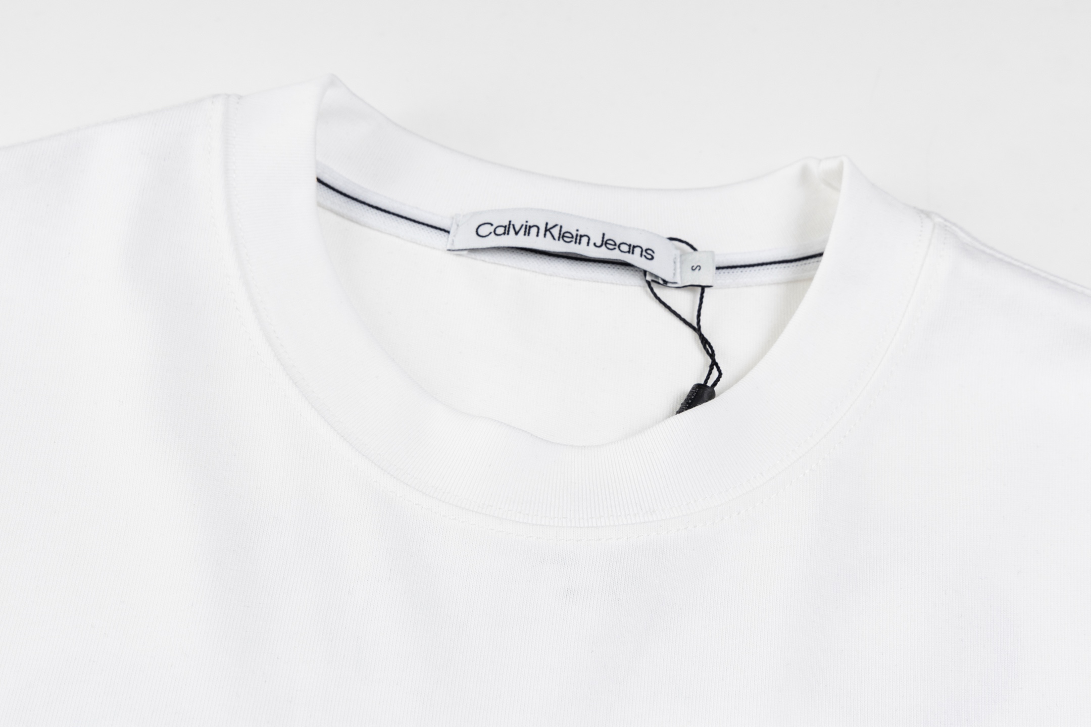 Calvin Klein CK Leisure T-shirts: Top Version Details and Sizing Guide - 图片 4