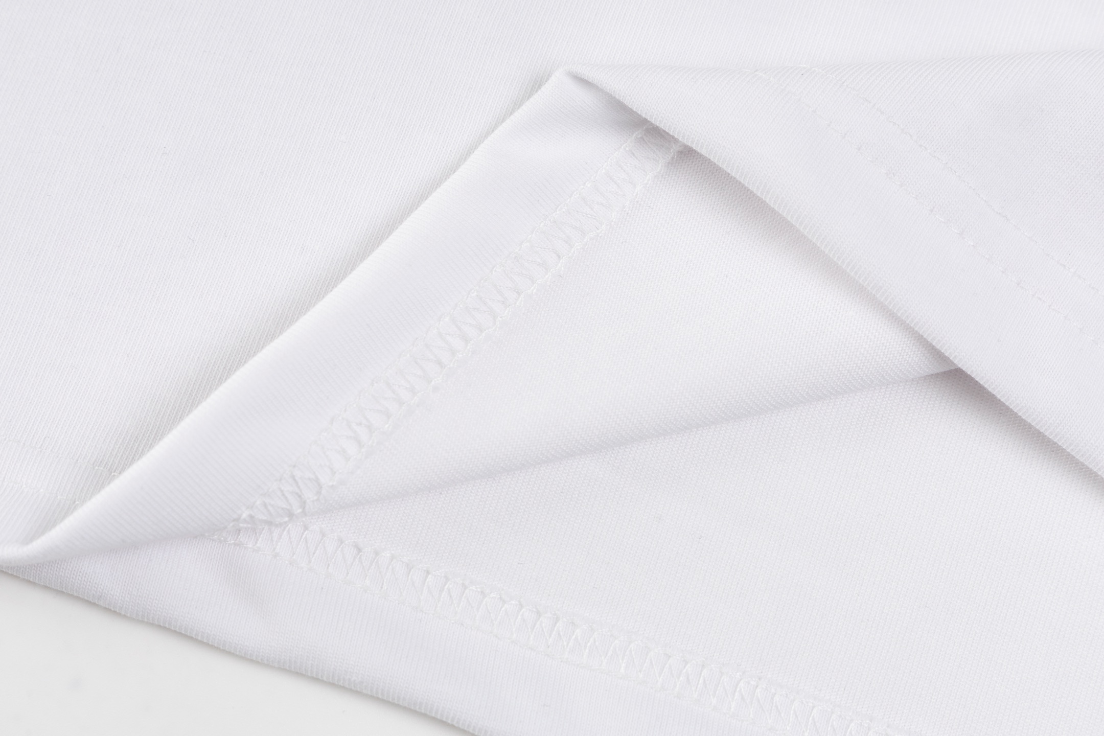 High-End Couple T-Shirts 2025: White Cotton, Unisex, XS-L, High Quality - 图片 8