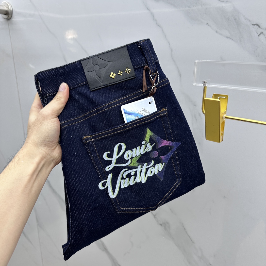 NO:149942,LV·Louis Vuitton, new autumn and winter original single ruthless jeans, small straight-leg pants, super stylish, original single customized wash water, super durable, original hardware auxiliary material mold opening!  Long-term washing without fading and deformation. Fashionable and versatile A10m digits 30-38 without 35.37, louis vuitton,louis vuitton,jeans,alexander wang19860909LV·路易威登 秋冬新款原单狠货牛仔裤,小直脚裤型 超级有范,原单定制洗水 极品超级耐看 原版五金辅料开模！久洗不褪色不变形 潮流百搭 A10m 码数30-38无35.37,,louis vuitton,louis vuitton,jeans,alexander wang,Men's clothing