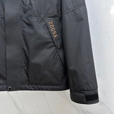 🆕ZEGNA·杰尼亚 2025开秋新款男士夹克外套连帽,原单三标齐全高端版本!连帽款式 高定专柜面料 透 🆕ZEGNA·杰尼亚 2025开秋新款男士夹克外套连帽,原单三标齐全高端版本!连帽款式 高定专柜面料 透