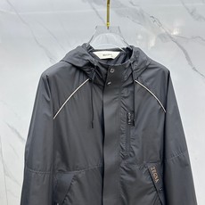 🆕ZEGNA·杰尼亚 2025开秋新款男士夹克外套连帽,原单三标齐全高端版本!连帽款式 高定专柜面料 透 🆕ZEGNA·杰尼亚 2025开秋新款男士夹克外套连帽,原单三标齐全高端版本!连帽款式 高定专柜面料 透