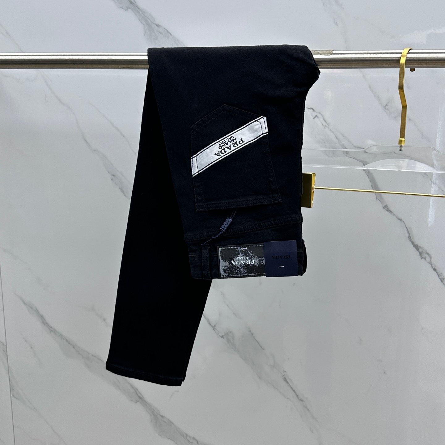 🆕Prada·普拉达 🔥高端定制、2025早春最新款小脚牛仔裤 柜台同步发售 进口固色面料 原版定制复