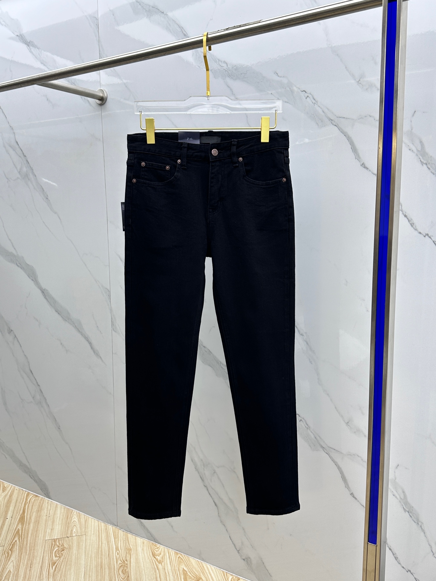  🆕Prada·普拉达 🔥高端定制、2025早春最新款小脚牛仔裤 柜台同步发售 进口固色面料 原版定制复