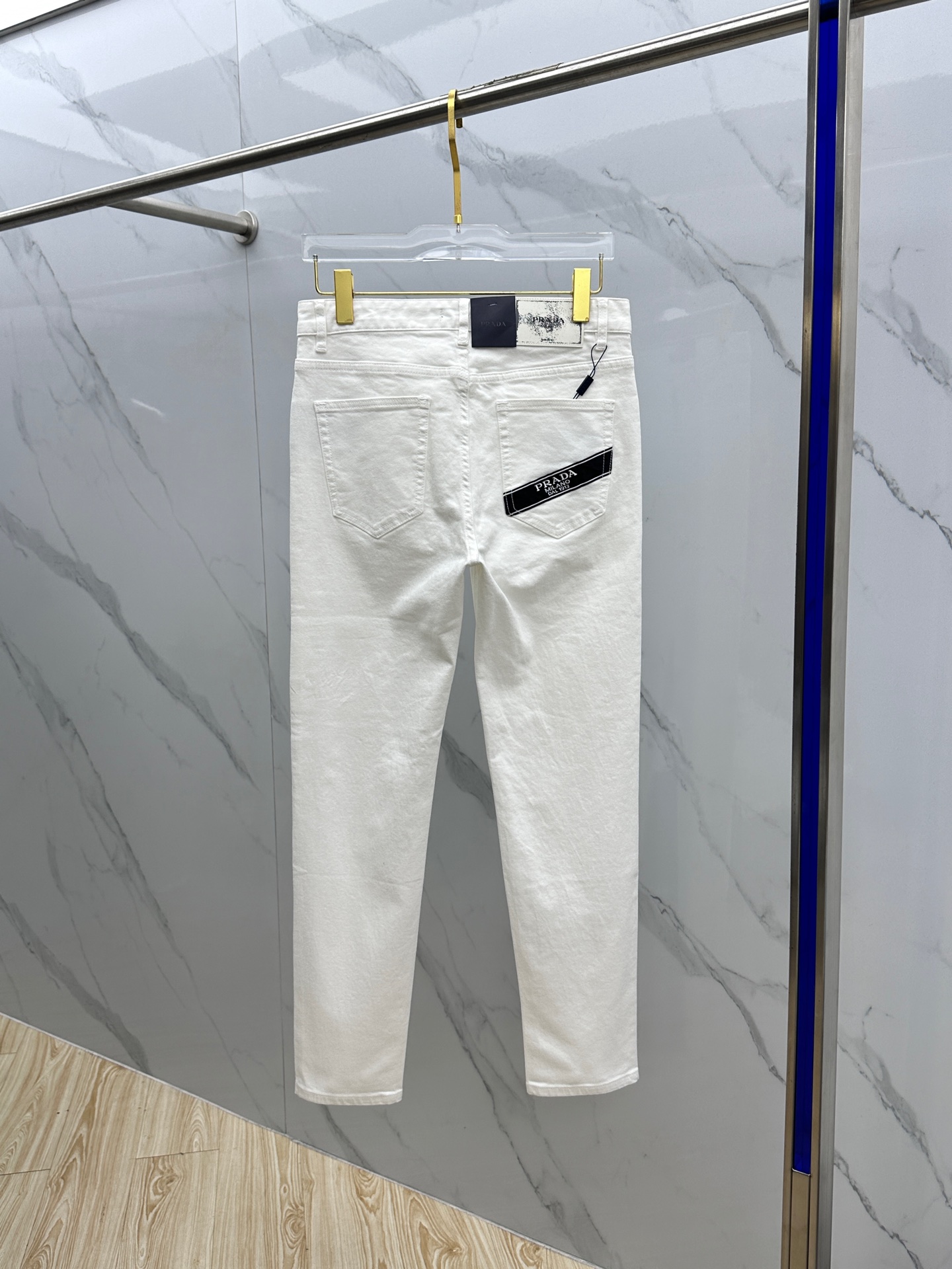  🆕Prada·普拉达 🔥高端定制、2025早春最新款小脚牛仔裤 柜台同步发售 进口固色面料 原版定制复