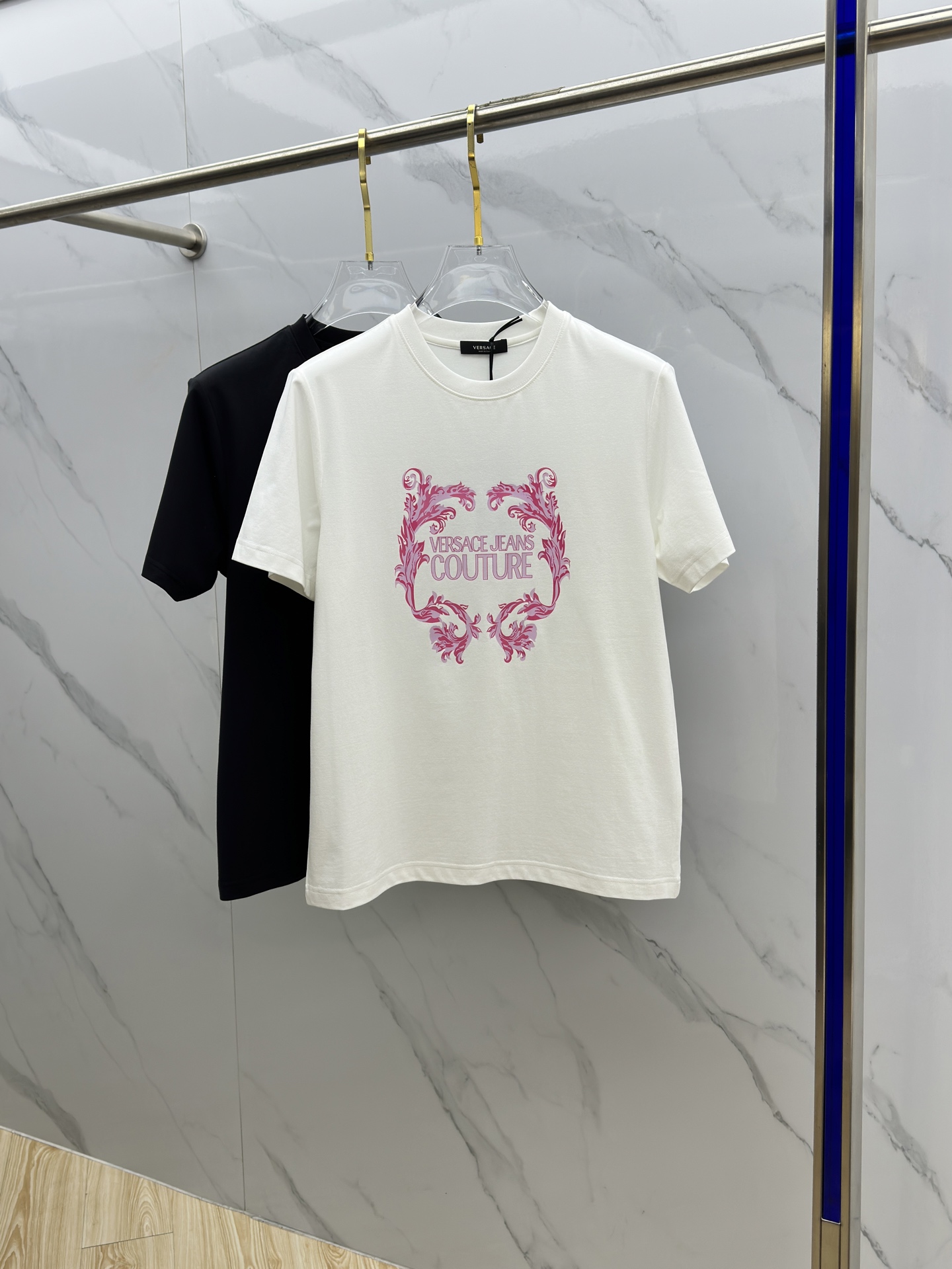  🆕VERSACE·范思哲 高定纯棉面料 2025春夏新品上市🍃时尚经典圆领短袖👍🏻时尚单品设计，更加时