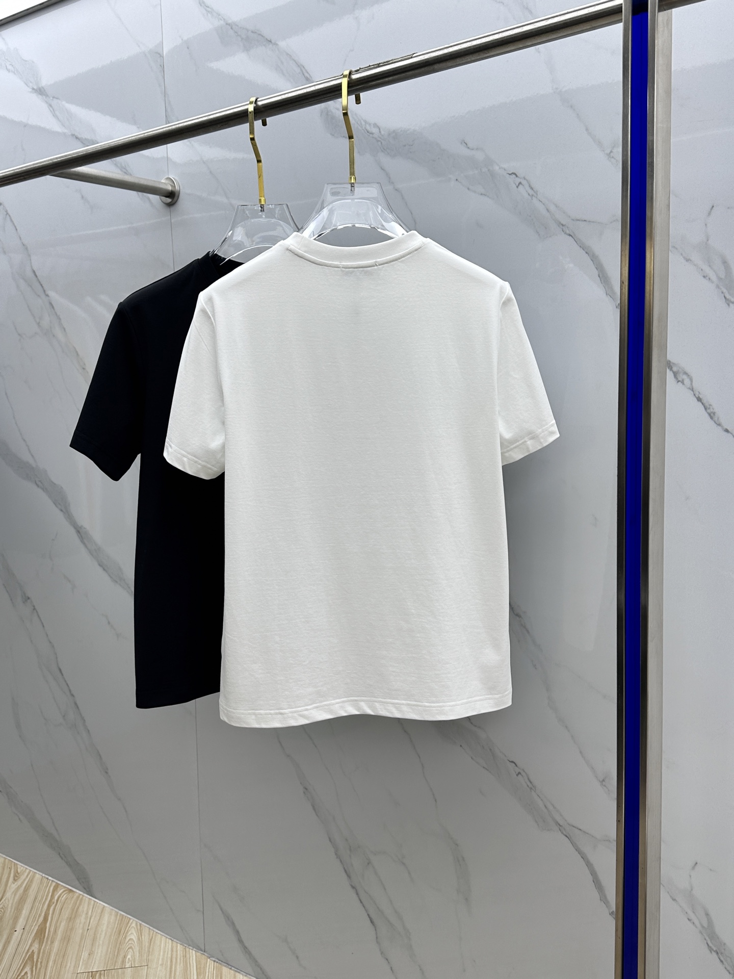 🆕Moncler·蒙口  高定纯棉面料 2025春夏新品上市🍃时尚经典圆领短袖👍🏻时尚单品设计，更加时