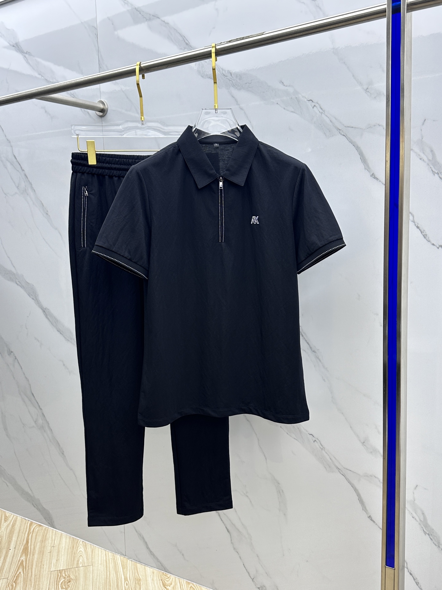 NO:162536,Amani Armani 2025 Spring and Summer New Set Men's Lapel Polo Shirt Short Sleeves are available at the counter simultaneously. Simple, fashionable and versatile. High-end quality. Logo embroidery design on the chest brand. High-quality. High-quality. High-quality. High-quality. High-quality. High-quality. High-quality. High-quality. Embroidered and elegant. High-quality. High-quality. Embroidered and elegant. High-quality. High-quality. Fashionable and casual!  Produced by NB Code Number M-4XL, Armani, T-shirt, alexander wang19860909Amani·阿玛尼 2025春夏新款套装 男士翻领Polo衫短袖 柜台同步发售 简洁时尚百搭 高端品质 胸前品牌logo刺绣设计 高定桑蚕丝面料 穿着舒适冰凉 透气 档次高很有质感 时尚又休闲！ NB出品 码数M-4XL,,armani,T-shirt,alexander wang,Men's clothing