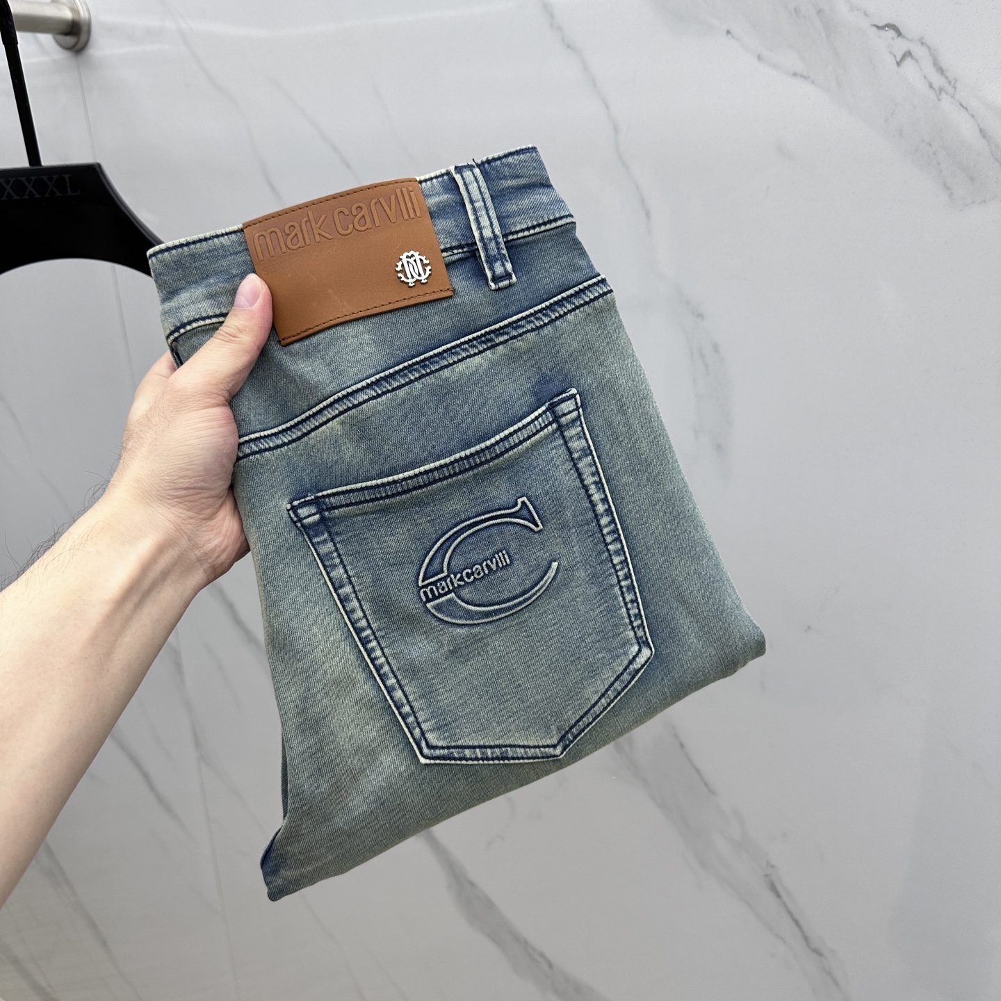 NO:123624,Cavalli, high-end customization, the latest jeans in early spring 2025, are released simultaneously on the counter, original custom reproduction, customer-supplied hardware and accessories, original quality, imported denim fabrics are highly elastic, heavy industry washing, fine workmanship and excellent upper body!  Preferred single product produced by AD Number of codes 29-38 No 35.37, jeans, alexander wang19860909卡瓦利 高端定制、2025早春最新款牛仔裤 柜台同步发售 原版定制复刻 客供五金辅料 原单品质 进口牛仔面料高弹力 重工洗水 做工走线精细 上身绝佳！优选单品 AD出品 码数29-38无35.37,,jeans,alexander wang,Men's clothing