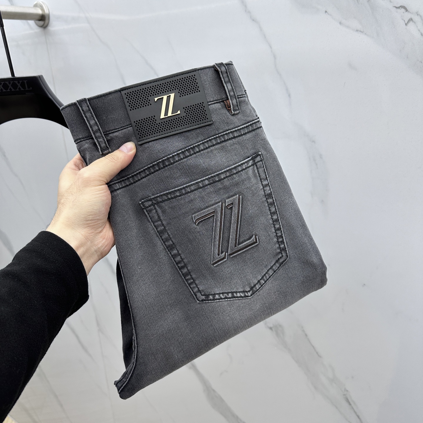  🆕ZEGNA·杰尼亚 🔥高端定制、2025早春薄款最新款牛仔裤 柜台同步发售 小脚版型，进口固色面料 