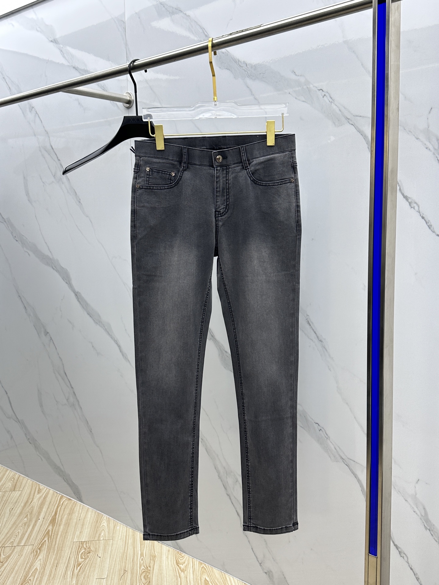  🆕ZEGNA·杰尼亚 🔥高端定制、2025早春薄款最新款牛仔裤 柜台同步发售 小脚版型，进口固色面料 