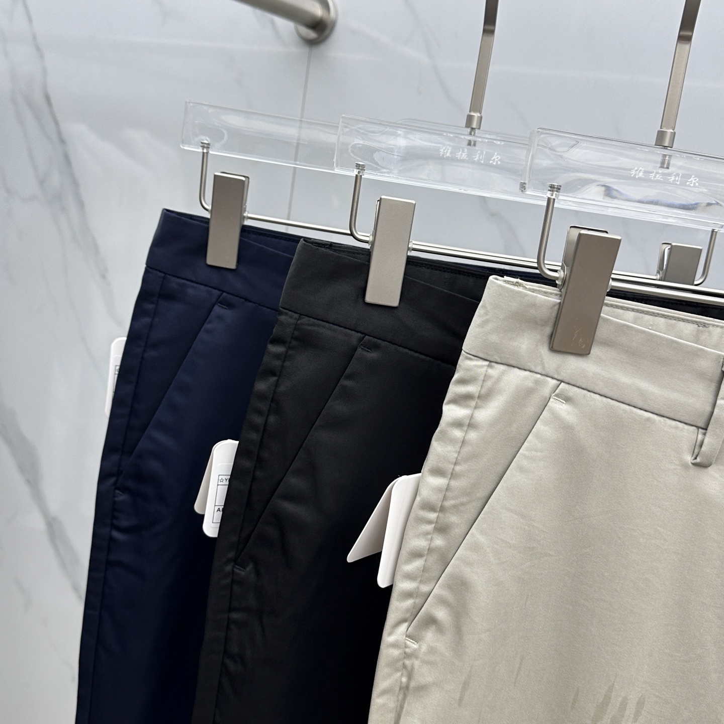 “2025 Hermes Emass Recreational Pants: Fashionable Design with Original Hardware Parts” - 图片 4