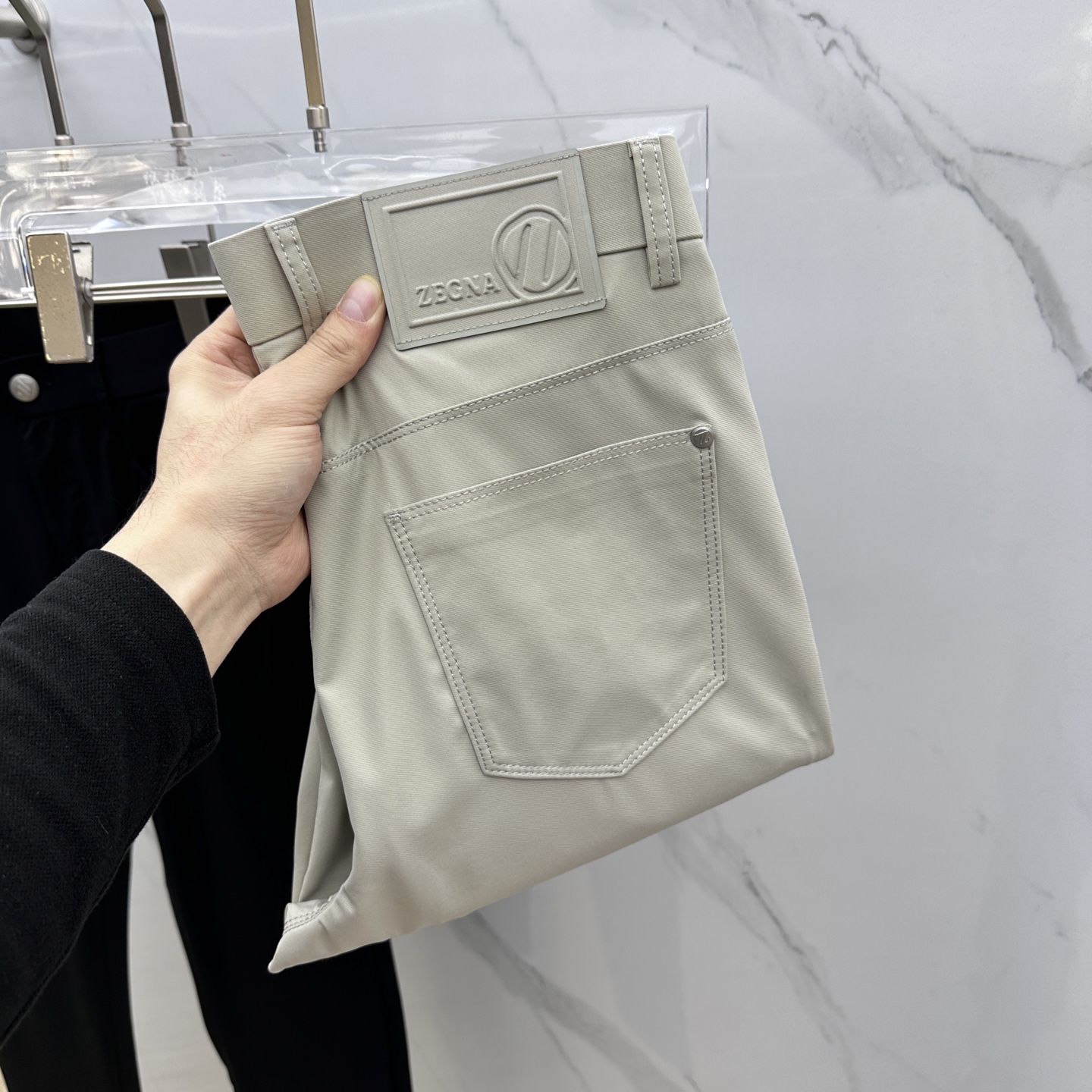 NO:155665,Anti-wrinkle ZEGNA Jínia 2025 early summer new original single classic five-bag casual pants small straight-leg pants, super stylish, original single customized anti-wrinkle fabric with excellent drape, super durable original hardware accessories mold opening!  Breathable and dry, long-lasting washing without fading, trendy and versatile, original A11 produced, number 29-38, 35 without 37, zegna, alexander wang19860909抗皱ZEGNA·杰尼亚 2025初夏新款原单经典五袋款休闲裤 小直筒裤型 超级有范,原单定制抗皱面料 垂感特好 极品超级耐看 原版五金辅料开模！透气干爽 久洗不褪色不变形 潮流百搭 A11原单出品 码数29-38有35无37,,zegna,alexander wang,Men's clothing