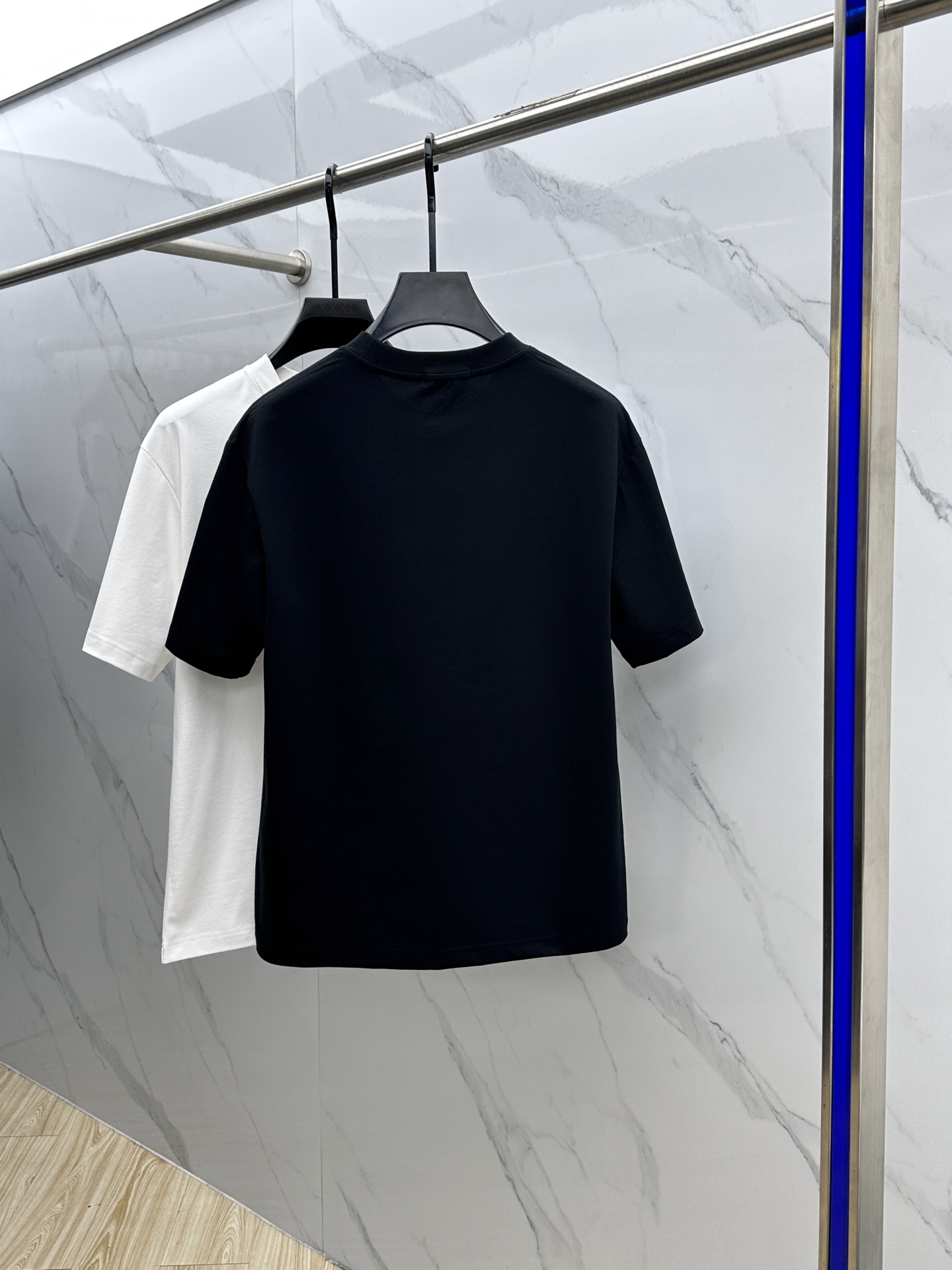  🆕Christian Dior·迪奥 2025FW春夏新品圆领打底外穿T恤，立体感logo微廓形半袖2